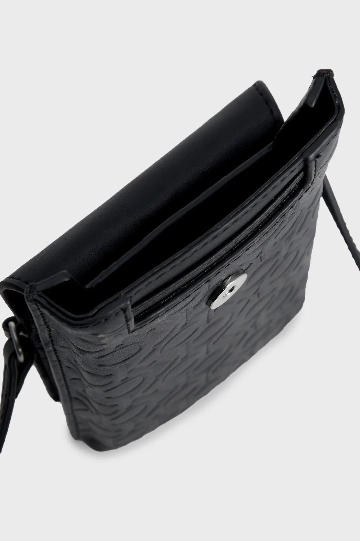 Calvin Klein Logolu K60K610947 0GJ Bayan Telefon Çantası K60K610947 0GJ SİYAH - 5