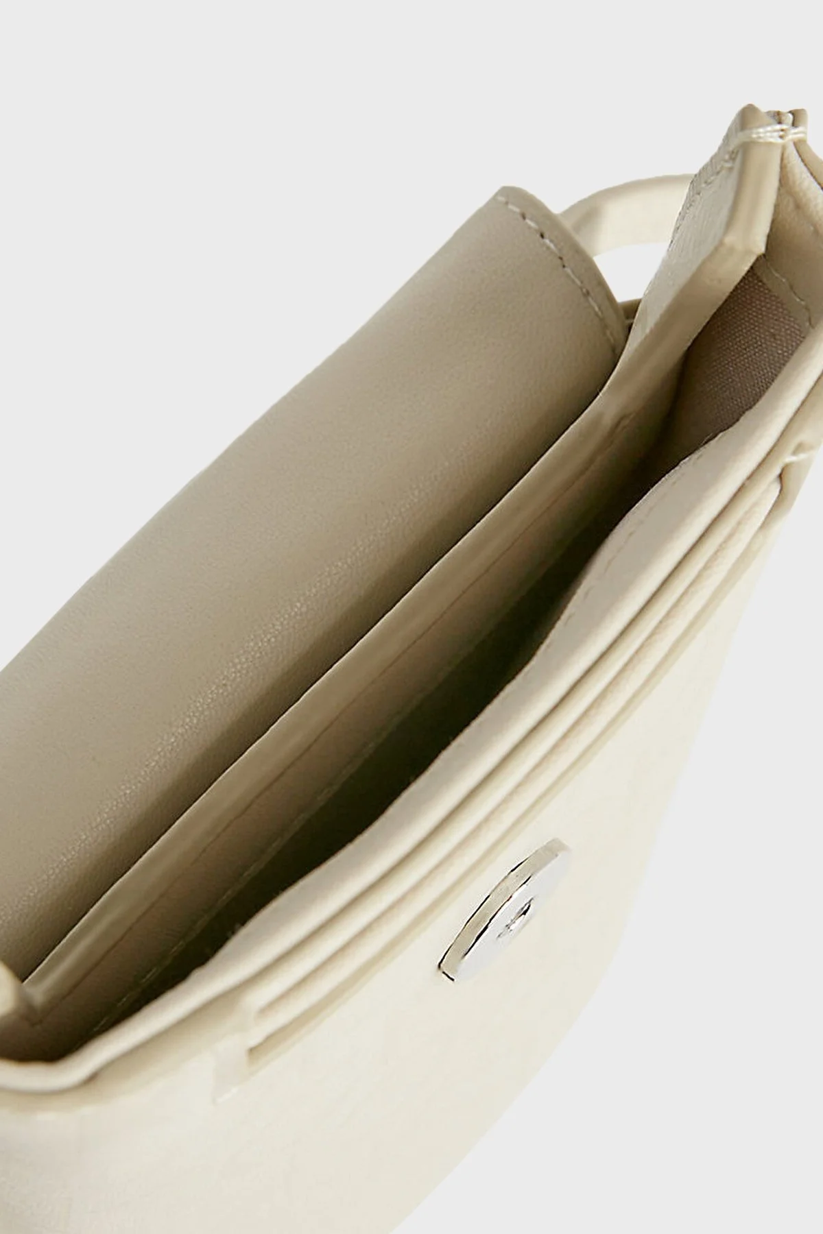 Calvin Klein Logolu K60K611708PEA Bayan Telefon Çantası K60K611708 PEA BEJ - 4