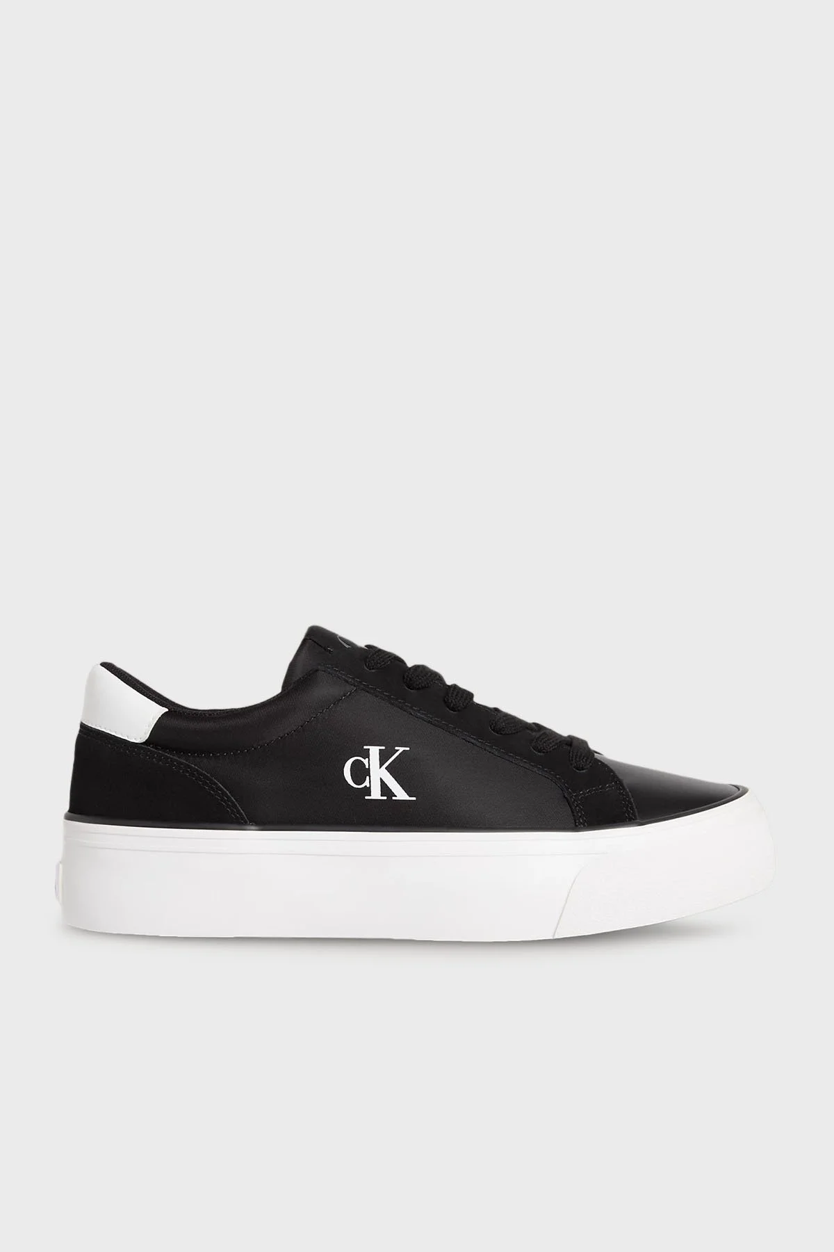 Calvin Klein Logolu Kalın Taban Sneaker YW0YW018960GM Bayan Ayakkabı YW0YW01896 0GM SİYAH-BEYAZ - 1