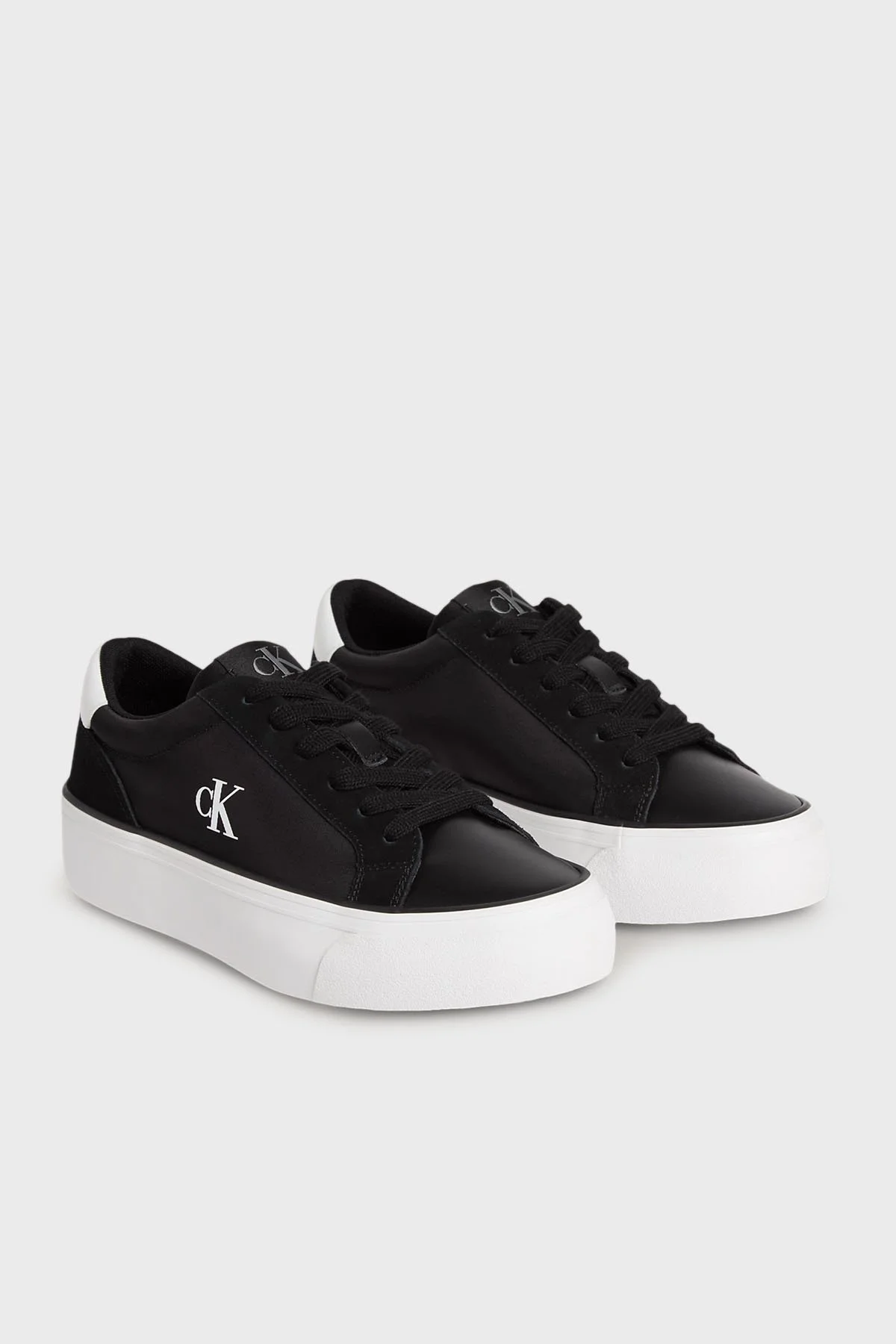 Calvin Klein Logolu Kalın Taban Sneaker YW0YW018960GM Bayan Ayakkabı YW0YW01896 0GM SİYAH-BEYAZ - 2