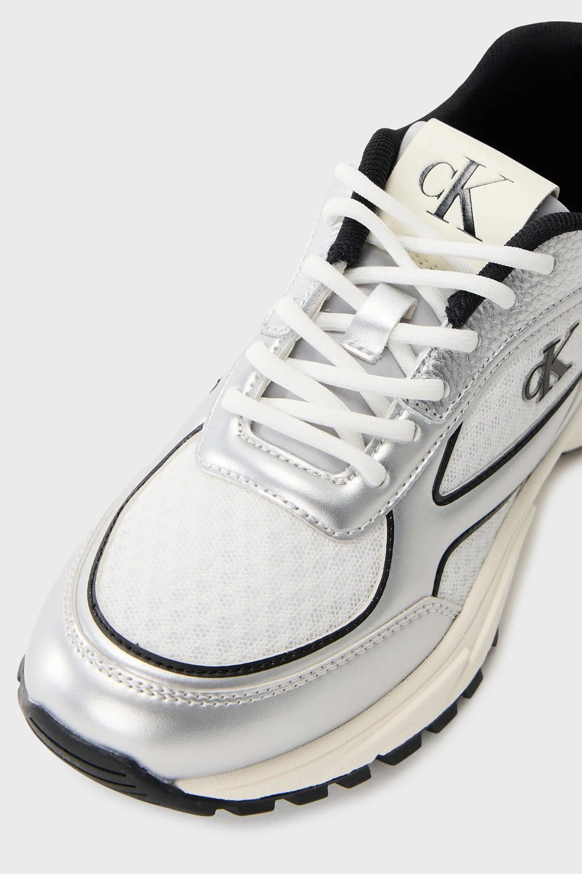 Calvin Klein Logolu Kalın Taban Sneaker YW0YW020630IX Bayan Ayakkabı YW0YW02063 0IX Beyaz-Gümüş-Siyah - 5