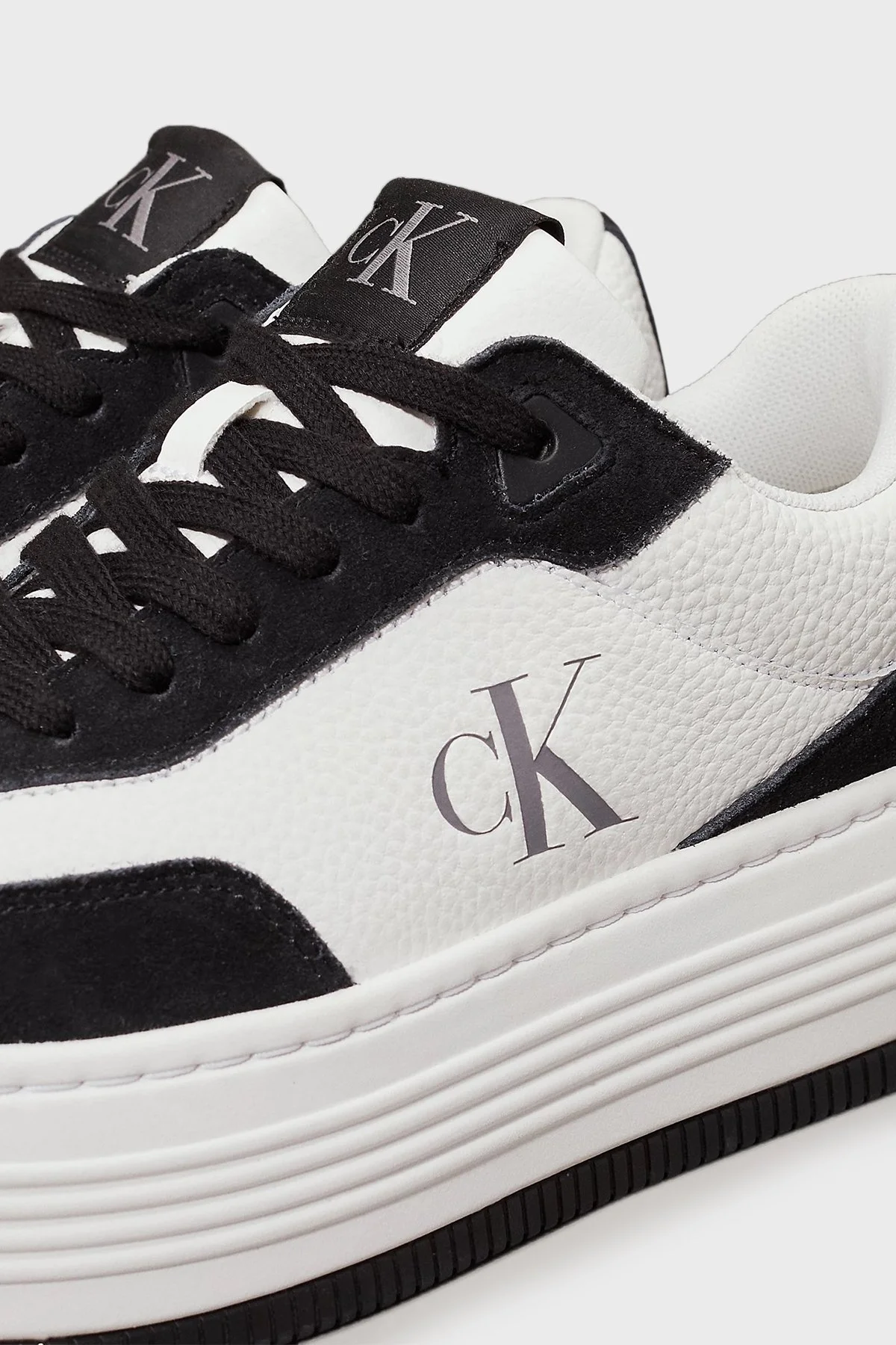 Calvin Klein Logolu Kalın Tabanlı Sneaker YW0YW0179701W Bayan Ayakkabı YW0YW01797 01W BEYAZ-SİYAH - 12