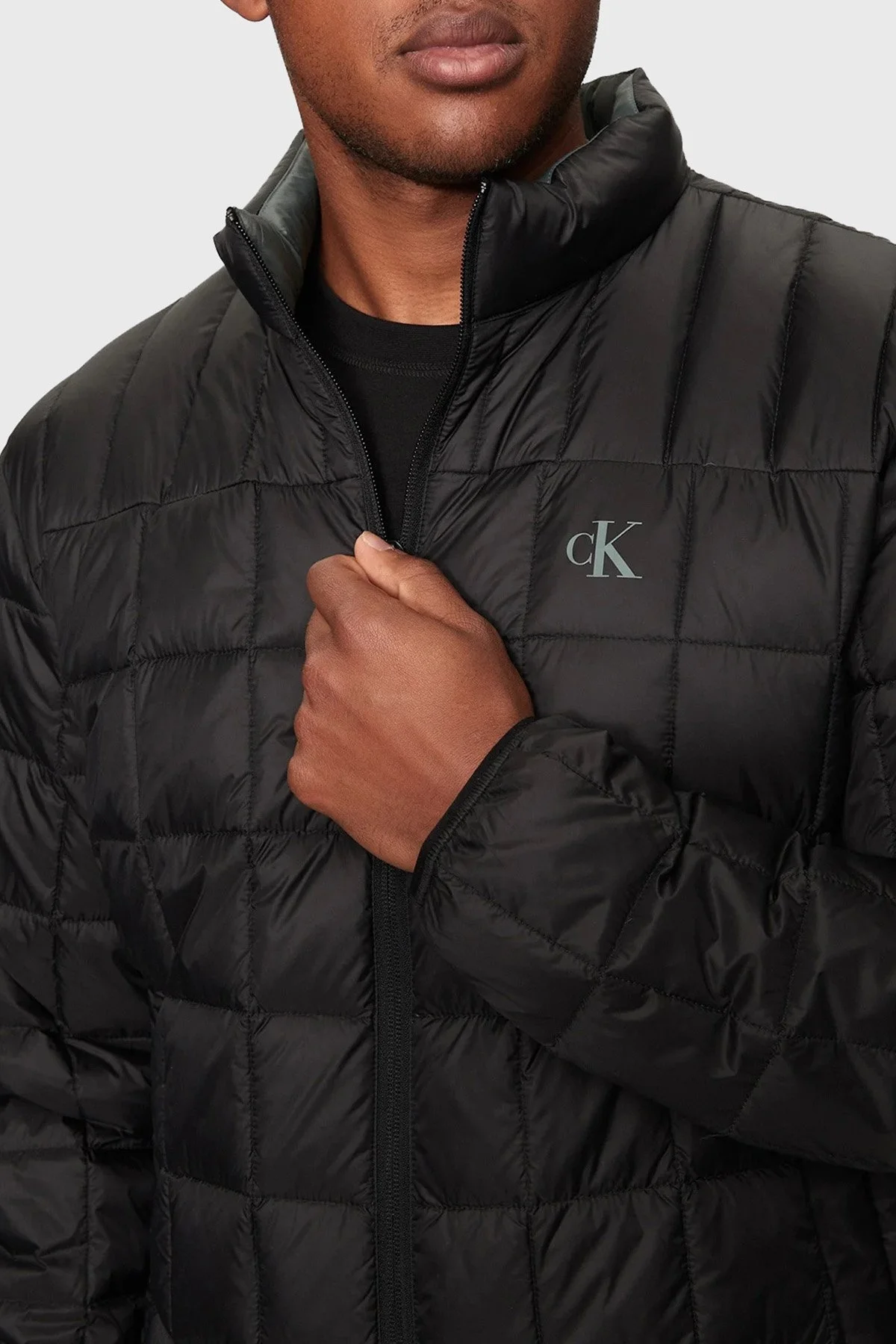 Calvin Klein Logolu Kapitoneli Şişme J30J3249810GO Erkek Mont J30J324981 0GO SİYAH-GRİ - 4