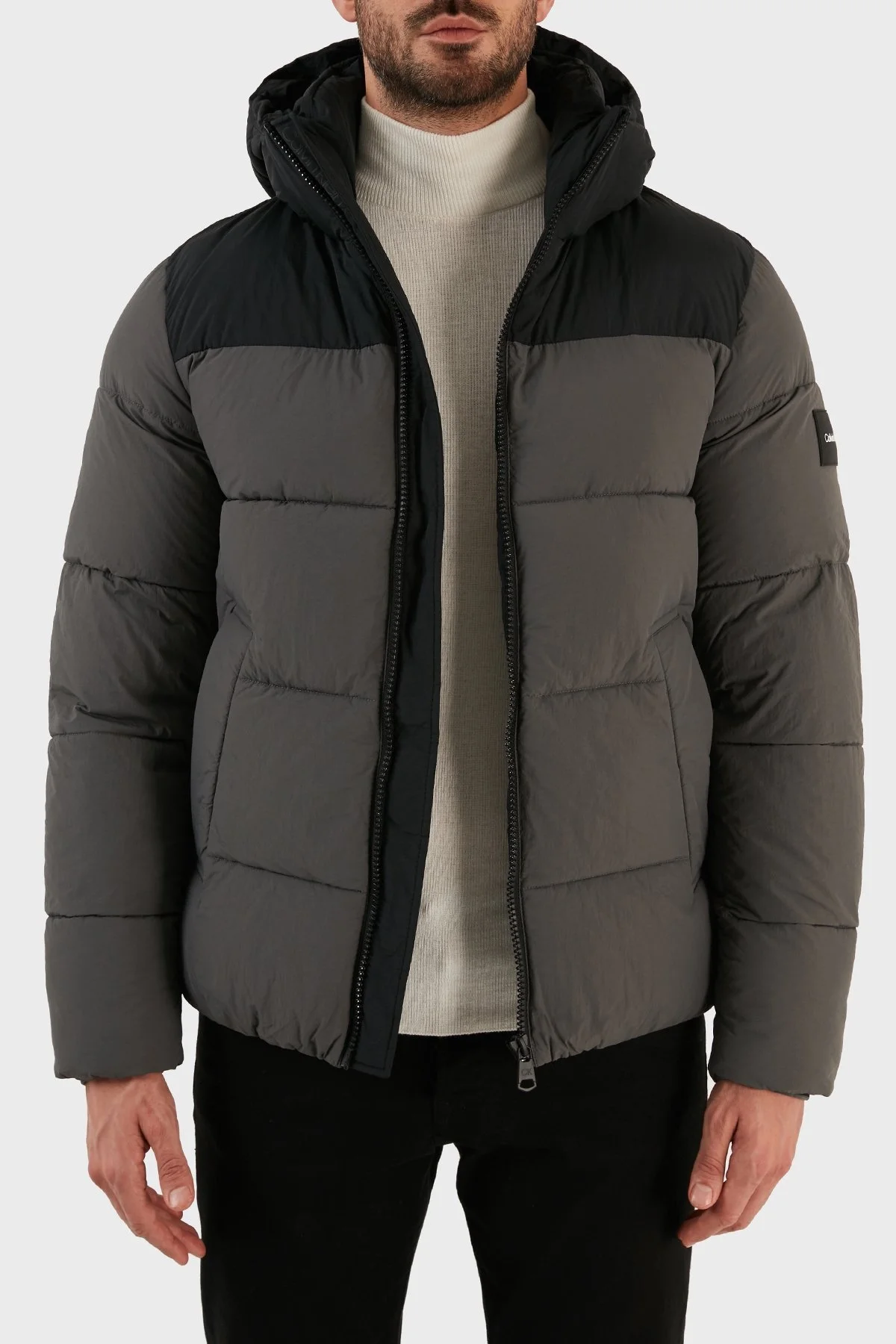Calvin Klein Logolu Kapüşonlu Fermuarlı Regular Fit Şişme Erkek Mont K10K110337 PTR ANTRASİT - 2