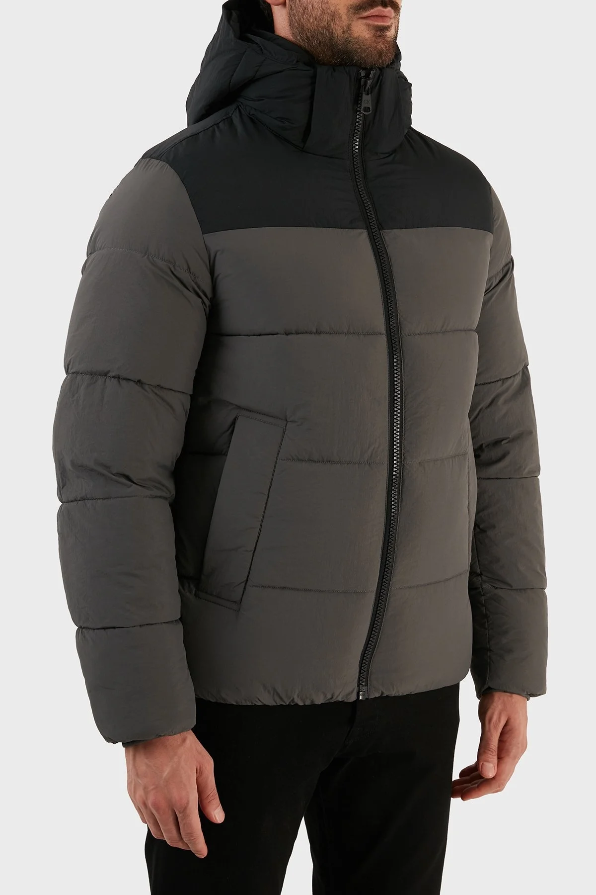 Calvin Klein Logolu Kapüşonlu Fermuarlı Regular Fit Şişme Erkek Mont K10K110337 PTR ANTRASİT - 4