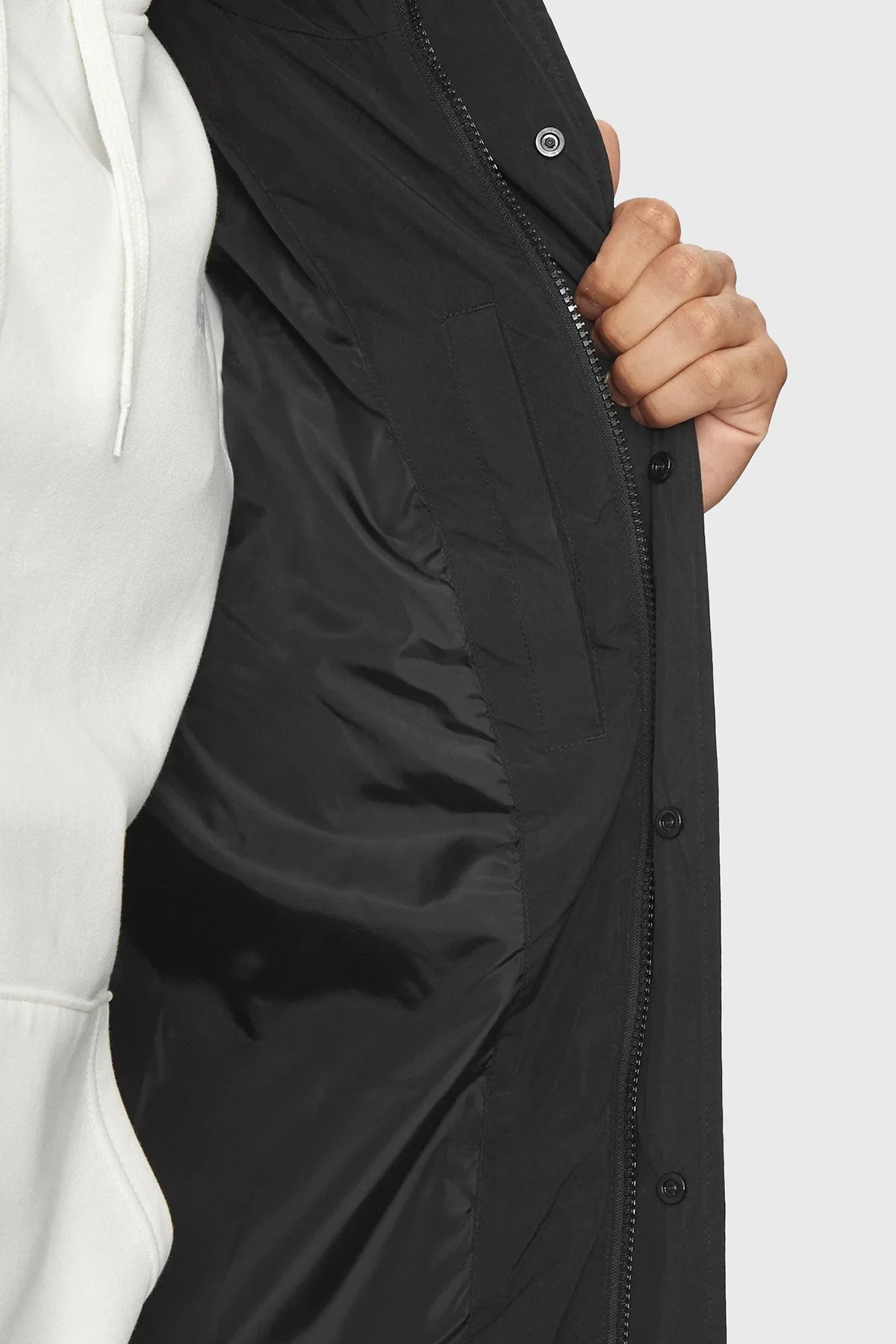 Calvin Klein Logolu Kapüşonlu Şişme J30J325594BEH Erkek Mont J30J325594 BEH SİYAH - 8
