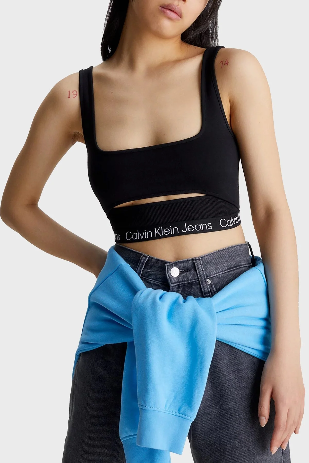 Calvin Klein Logolu Kesikli Slim Fit Crop J20J220772BEH Bayan Top J20J220772 BEH SİYAH - 1