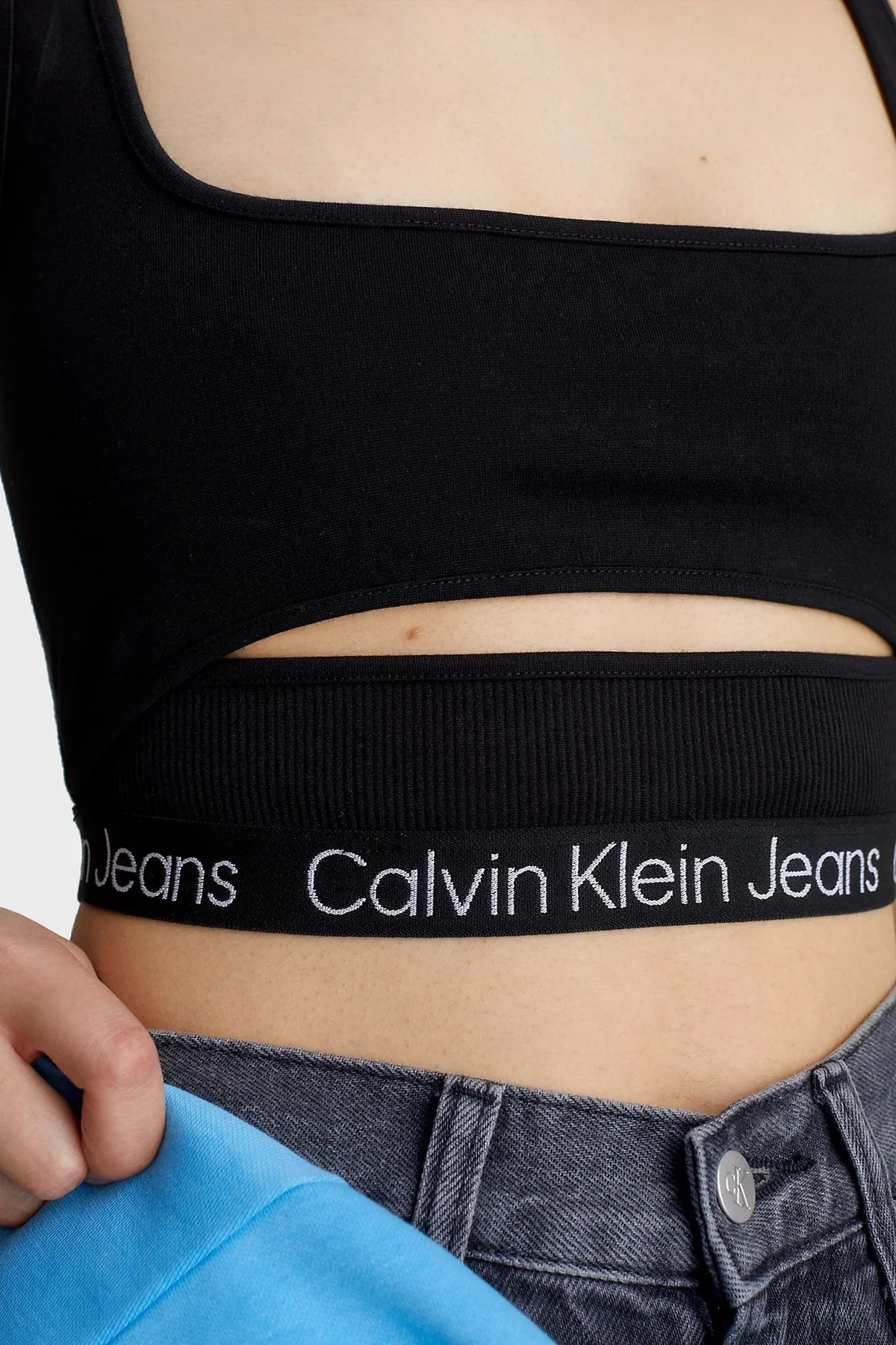 Calvin Klein Logolu Kesikli Slim Fit Crop J20J220772BEH Bayan Top J20J220772 BEH SİYAH - 4