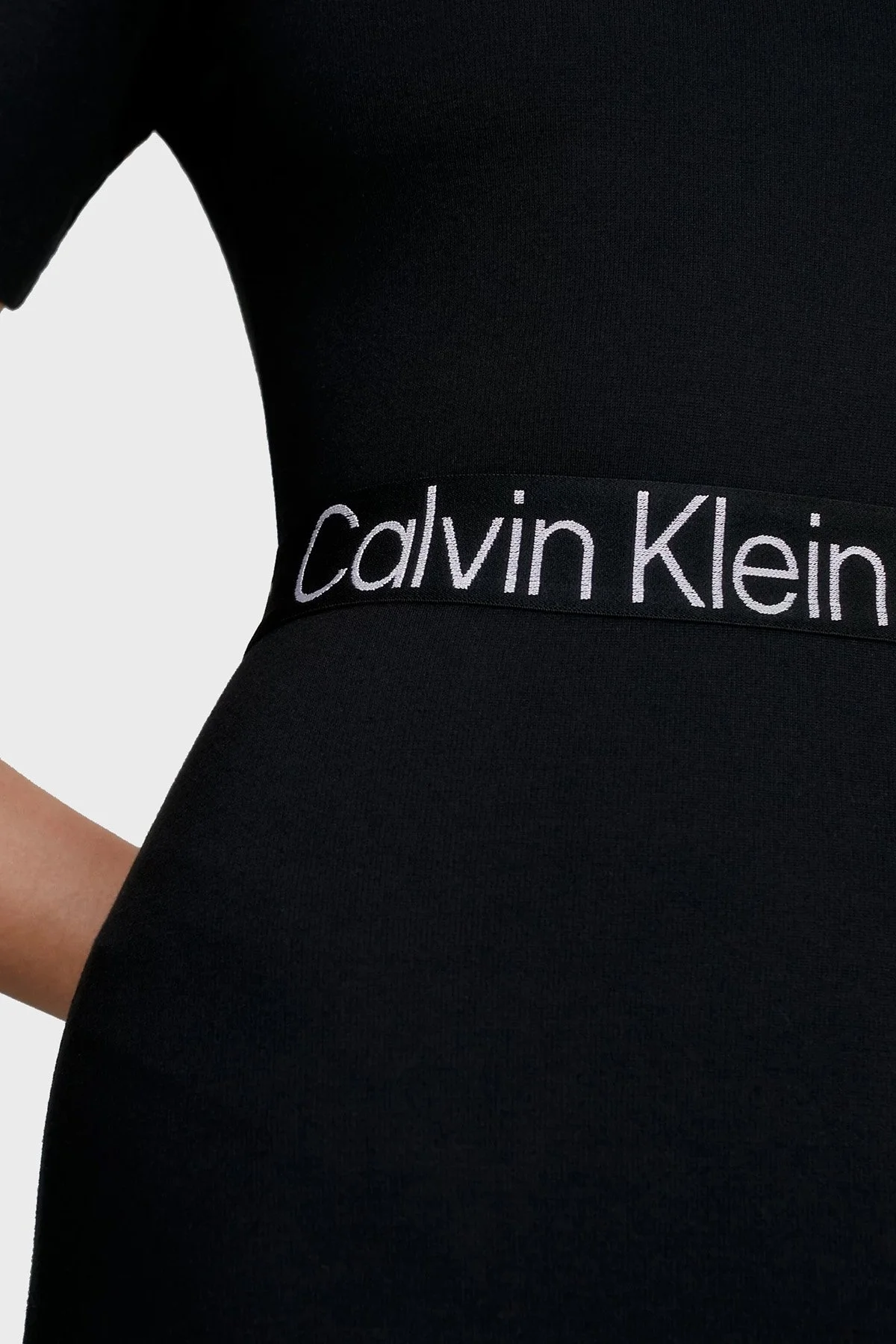 Calvin Klein Logolu Kısa Kollu Yırtmaçlı Regular Fit J20J221408BEH Bayan Elbise J20J221408 BEH SİYAH - 4