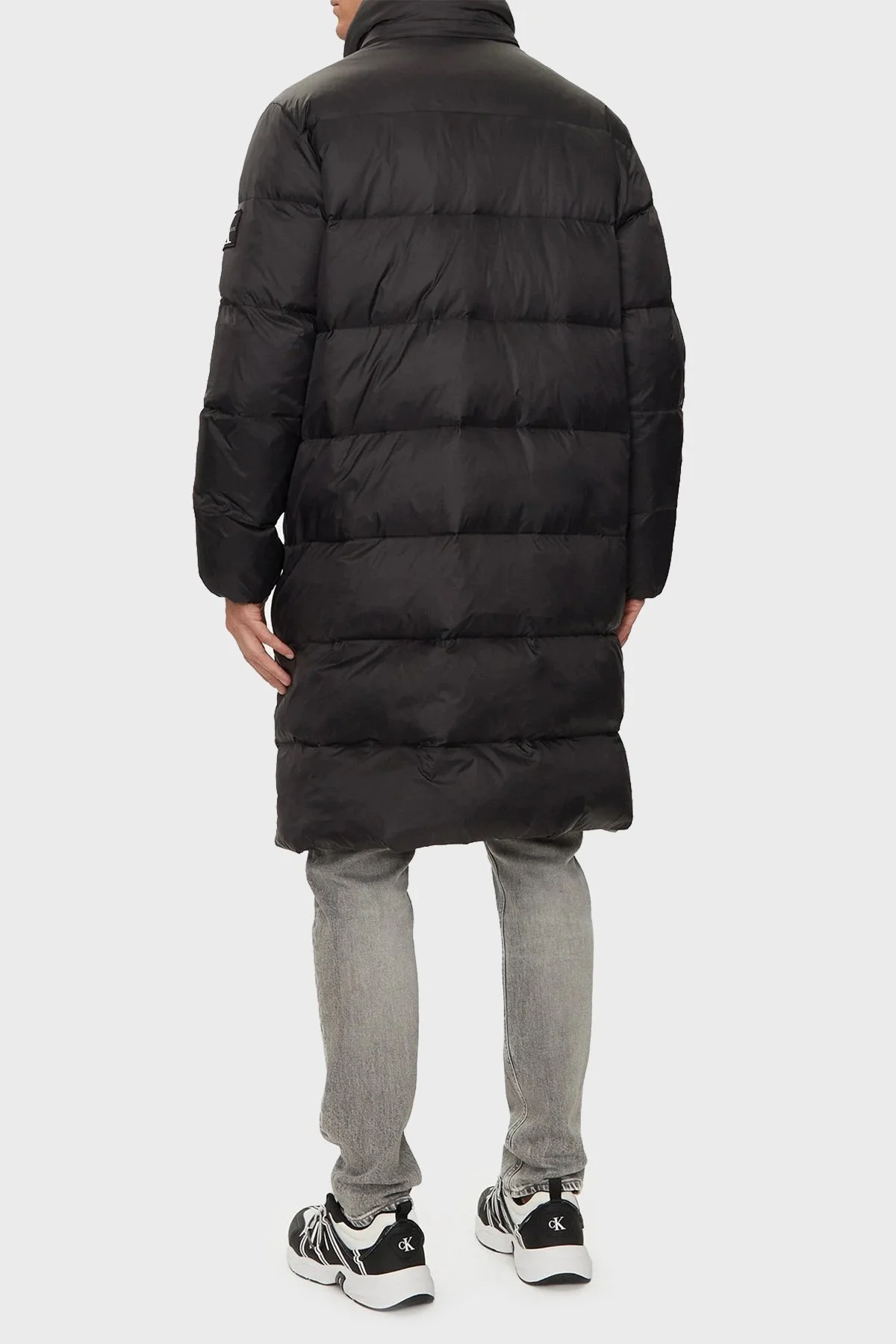 Calvin Klein Logolu Kuş Tüyü Dolgulu Şişme J30J326102BEH Erkek Mont J30J326102 BEH SİYAH - 4