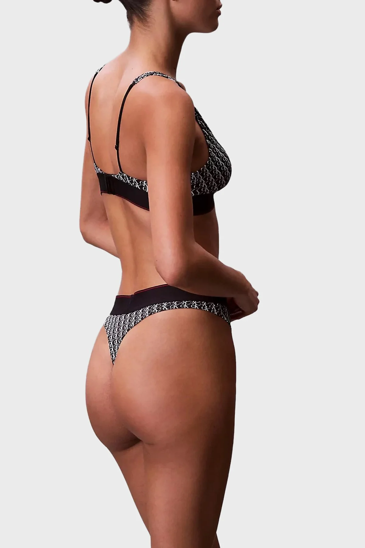 Calvin Klein Logolu LV00QF87032Y1 Kadın Sütyen LV00QF8703 2Y1 SİYAH - 3