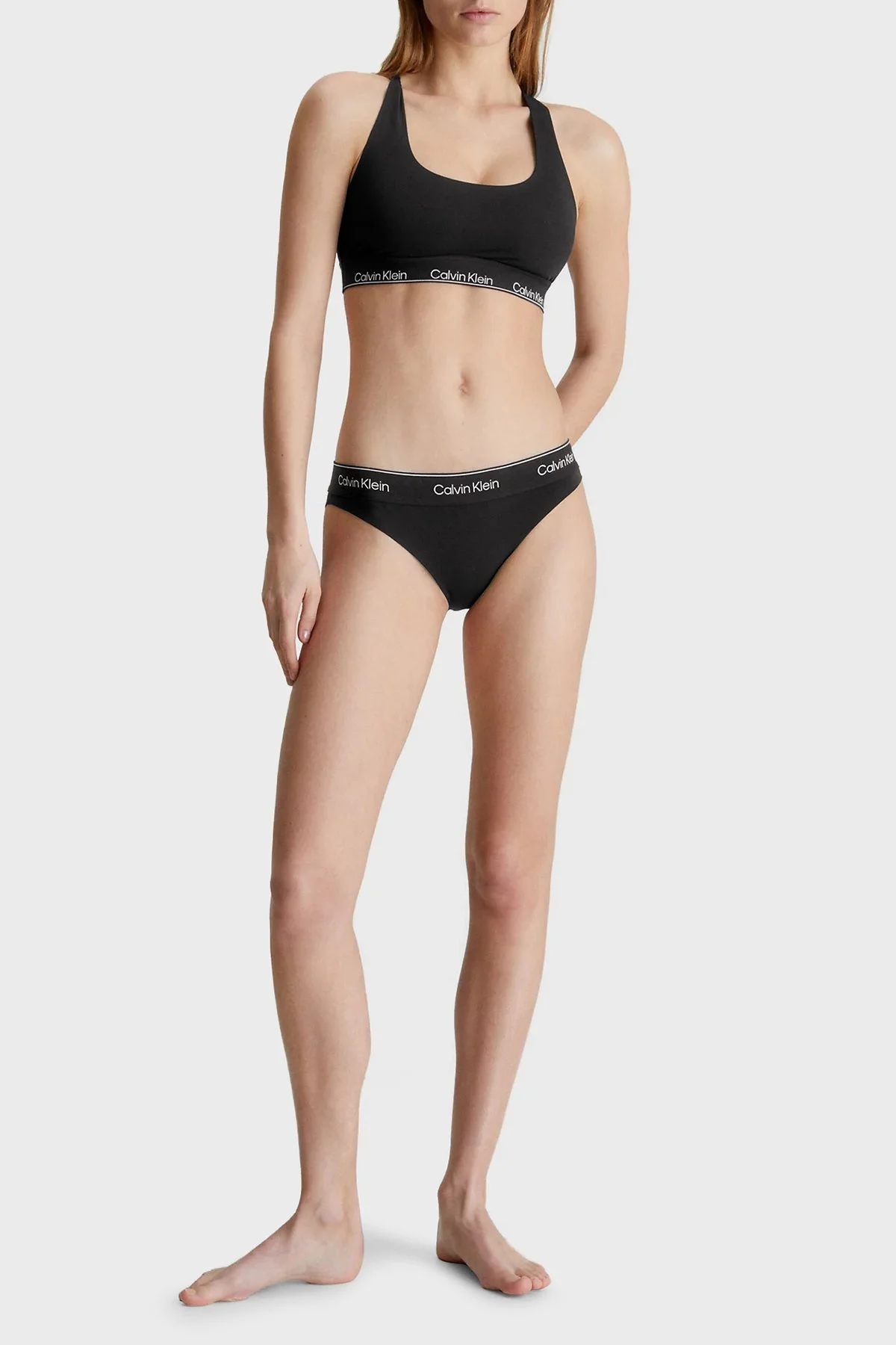 Calvin Klein Logolu Nem Önleyici Çabuk Kuruyan Klora Dayanıklı Spor 000QF6922EUB1 Bayan Sütyen 000QF6922E UB1 SİYAH - 5