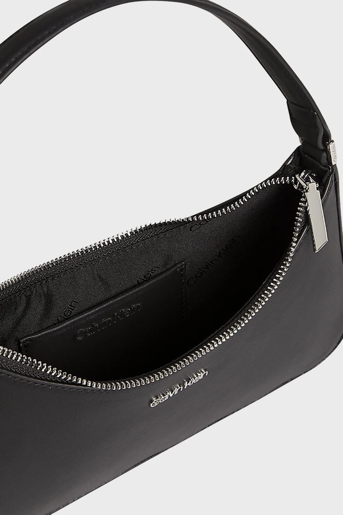 Calvin Klein Logolu Omuz Askılı LV04F3096GUB1 Bayan Çanta LV04F3096G UB1 SİYAH - 3