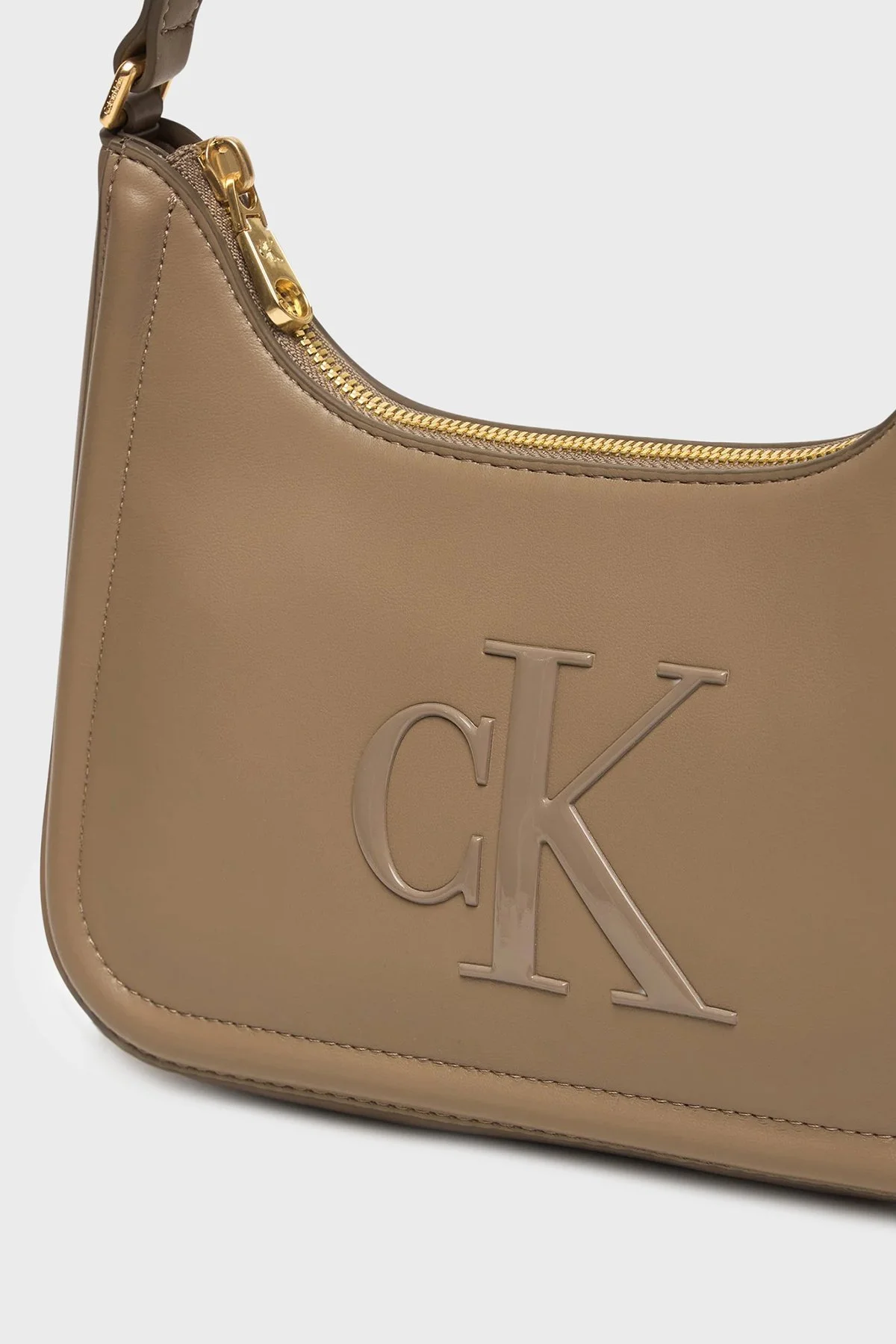 Calvin Klein Logolu Omuz Askılı LV04F3230GVFU Bayan Çanta LV04F3230G VFU TOPRAK - 5