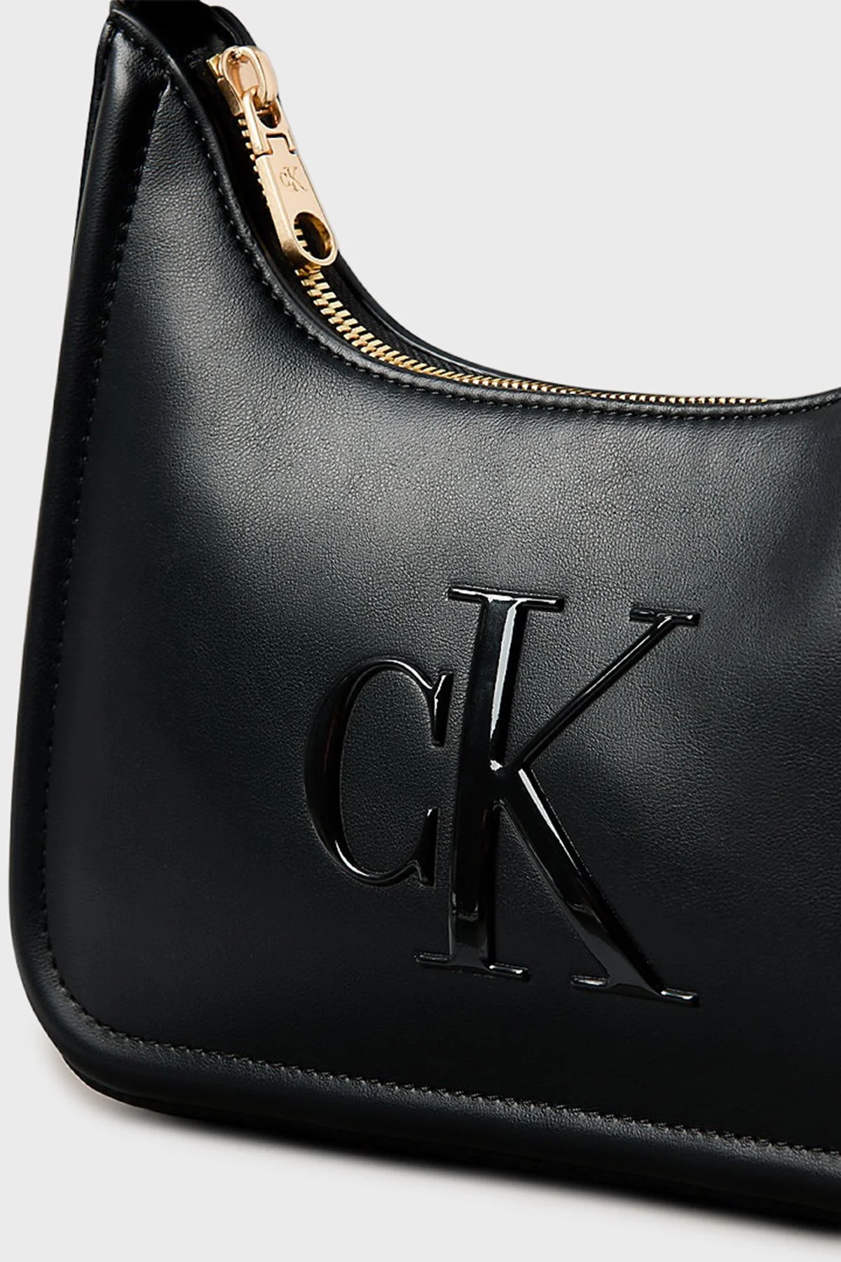 Calvin Klein Logolu Omuz Askılı LV04F3332GUB1 Bayan Çanta LV04F3332G UB1 SİYAH - 5