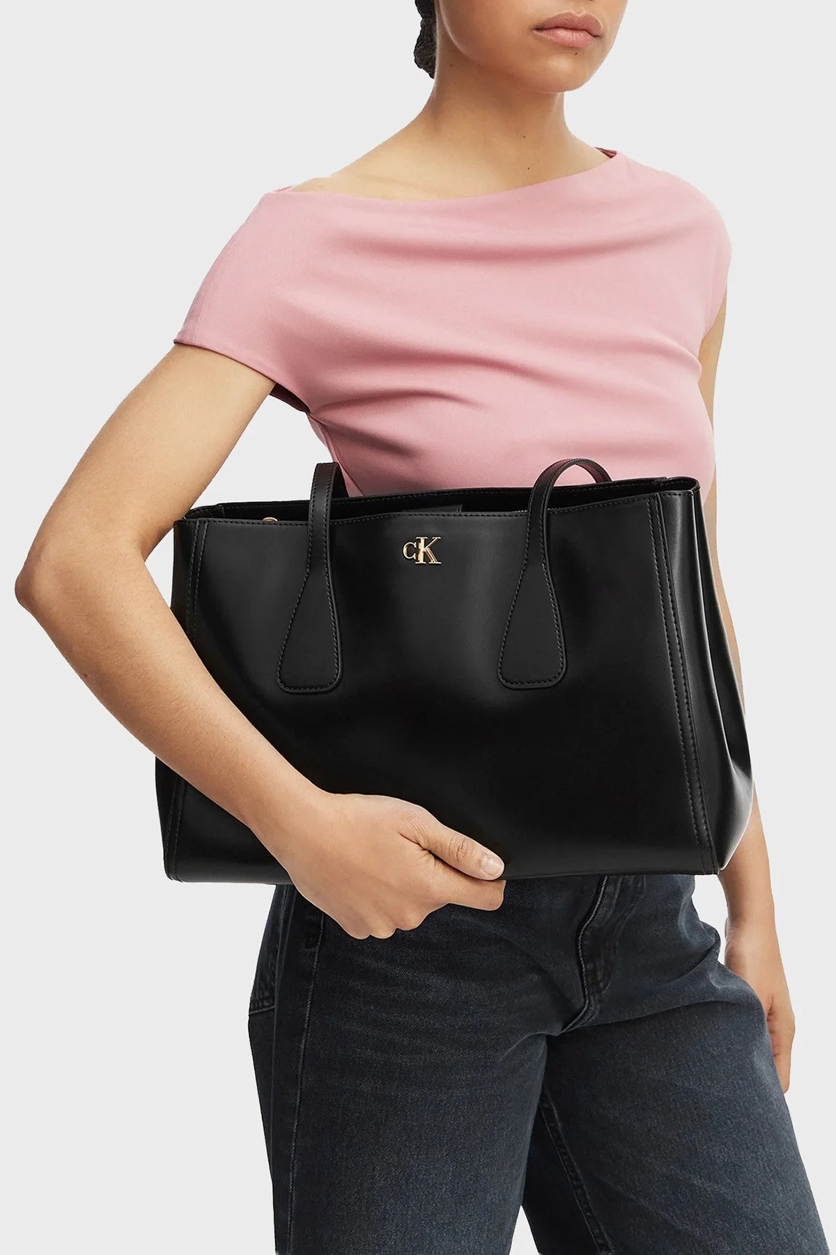 Calvin Klein Logolu Omuz Askılı LV04F3442GUB1 Kadın Çanta LV04F3442G UB1 SİYAH - 3