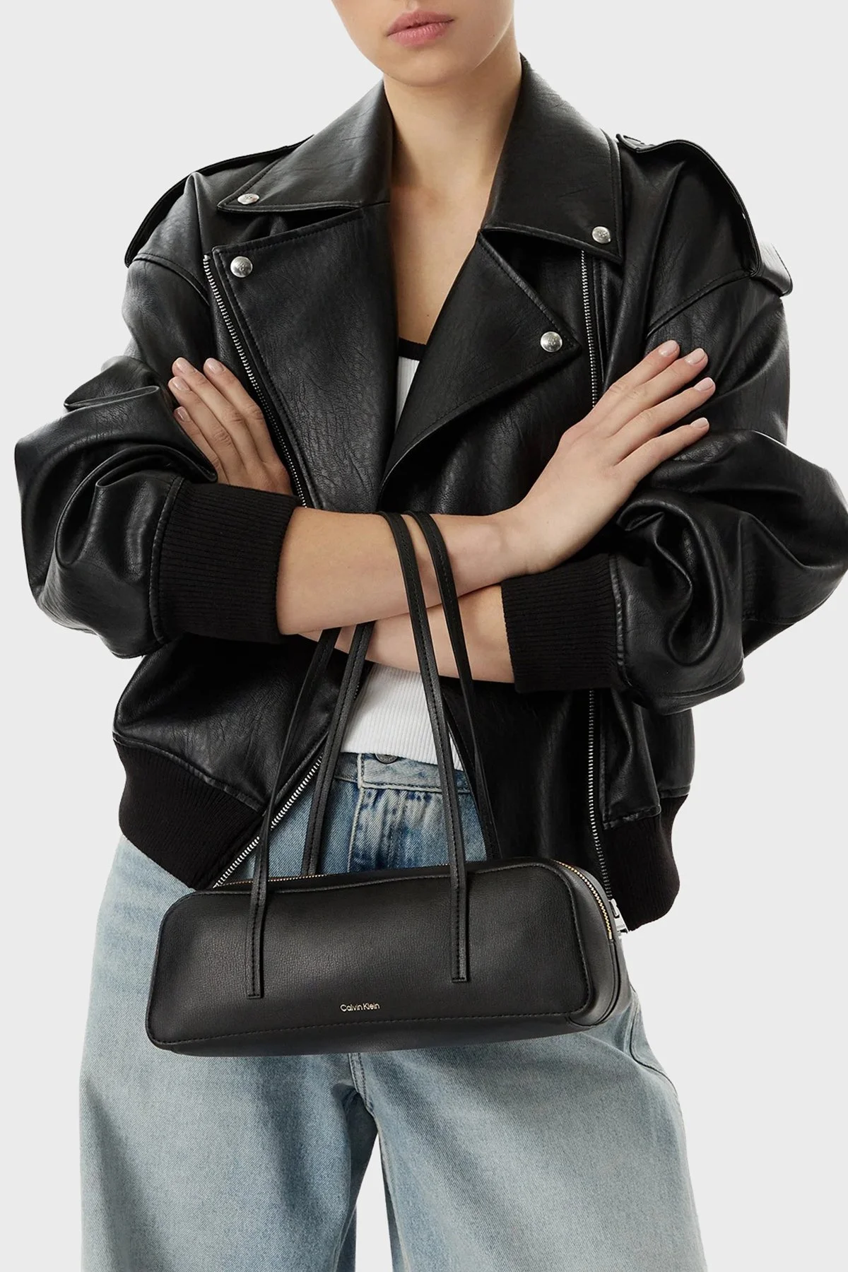 Calvin Klein Logolu Omuz Askılı LV04F3636G332 Kadın Çanta LV04F3636G 332 Siyah - 2