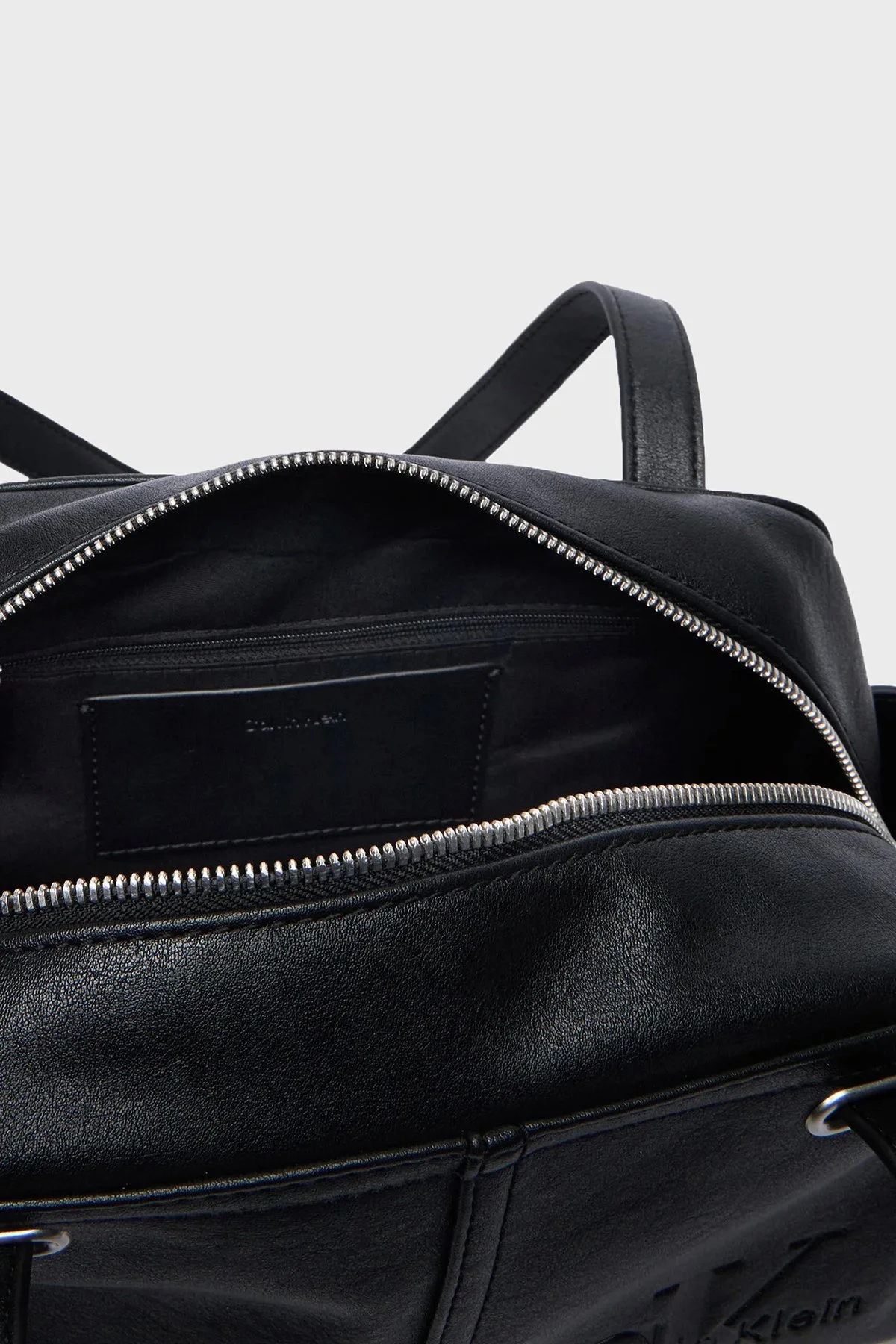 Calvin Klein Logolu Omuz Askılı LV04F3688GUB1 Kadın Çanta LV04F3688G UB1 Siyah - 5