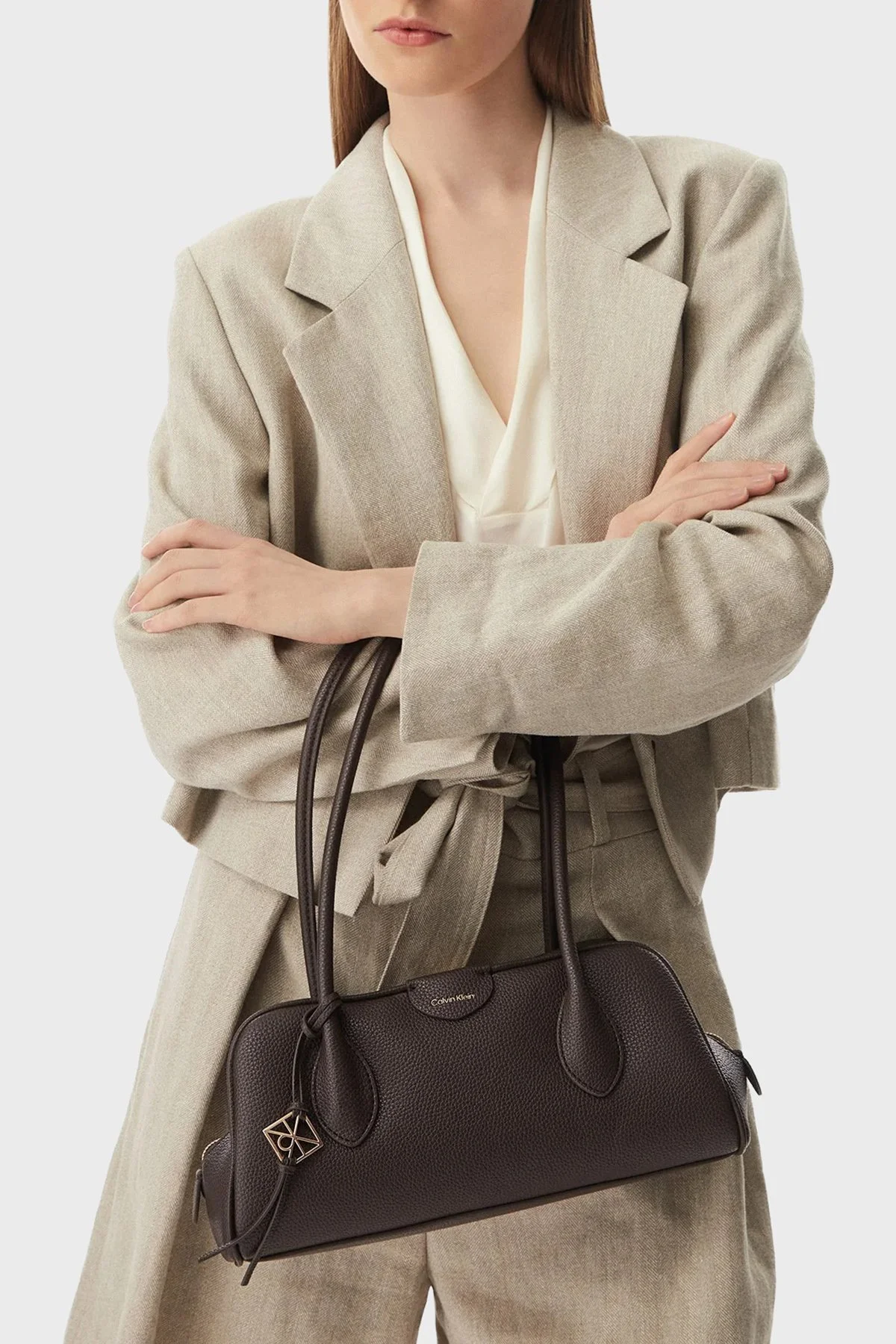 Calvin Klein Logolu Omuz Askılı LV04F3743GBAL Kadın Çanta LV04F3743G BAL KAHVE - 2