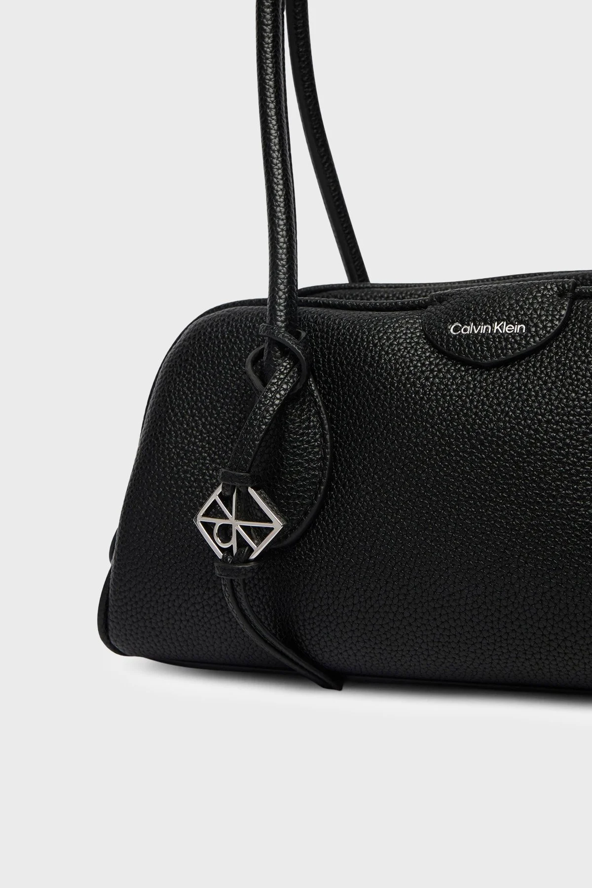 Calvin Klein Logolu Omuz Askılı LV04F3743GSID Kadın Çanta LV04F3743G SID SİYAH - 6