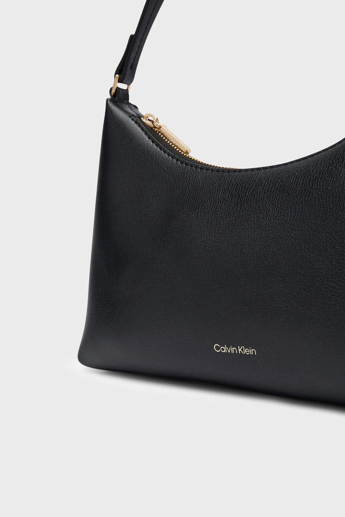 Calvin Klein Logolu Omuz Askılı LV04F3890G332 Kadın Çanta LV04F3890G 332 Siyah - 4