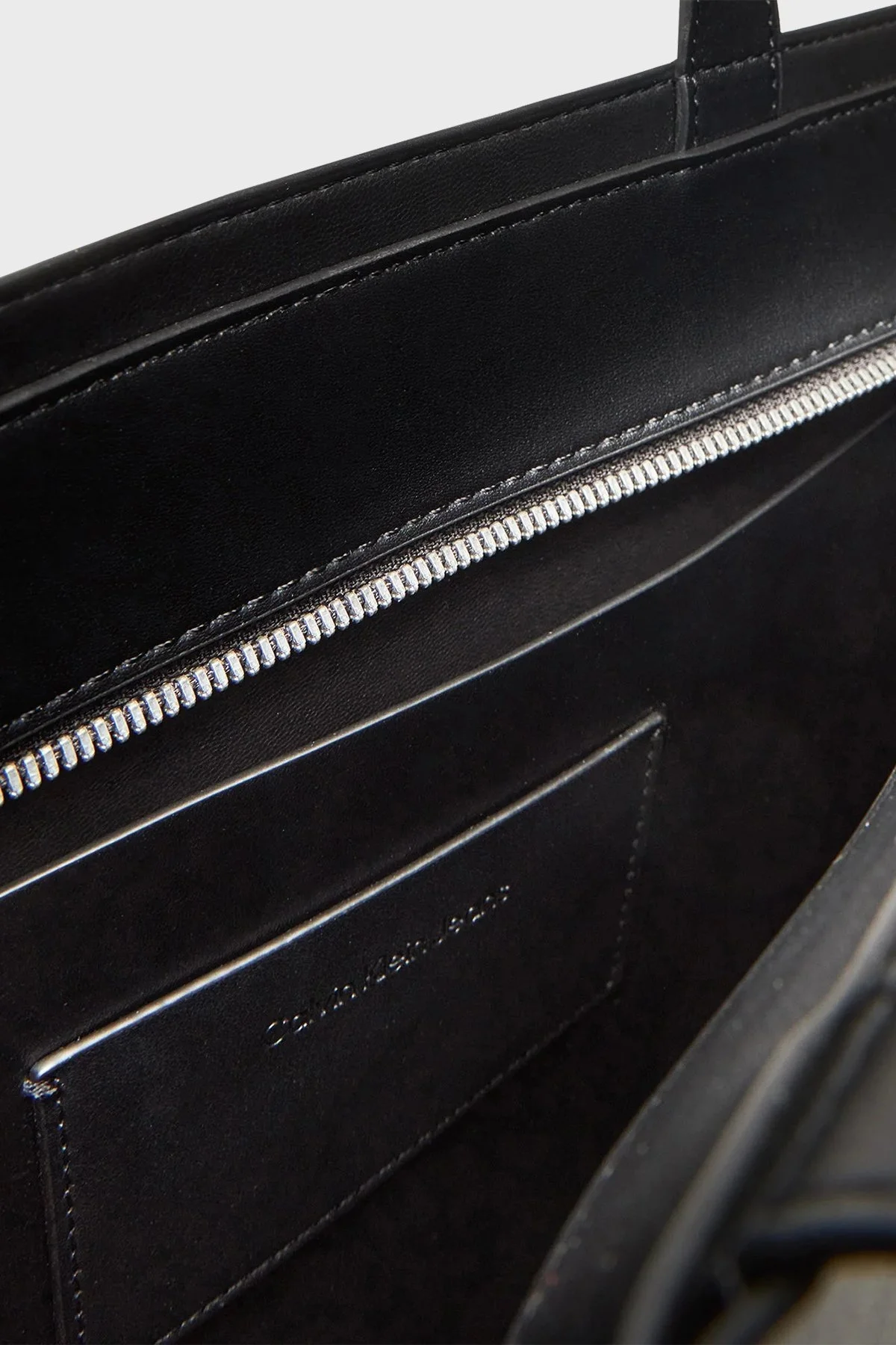 Calvin Klein Logolu Omuz Askılı Tote LV04K3070GUB1 Bayan Çanta LV04K3070G UB1 SİYAH - 4