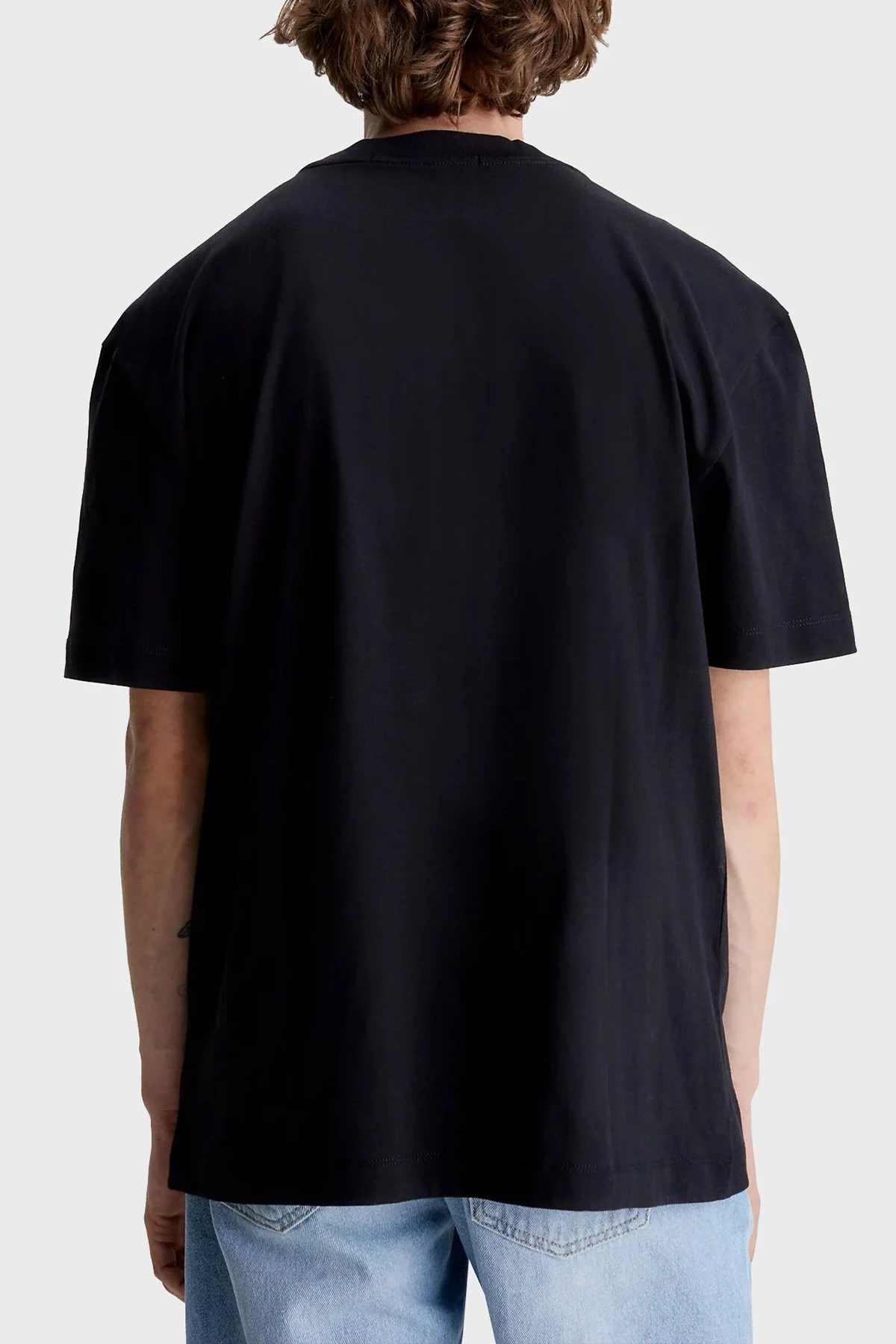 Calvin Klein Logolu Organik Pamuklu Bisiklet Yaka Oversize Erkek T Shirt J30J323307 BEH SİYAH - 3