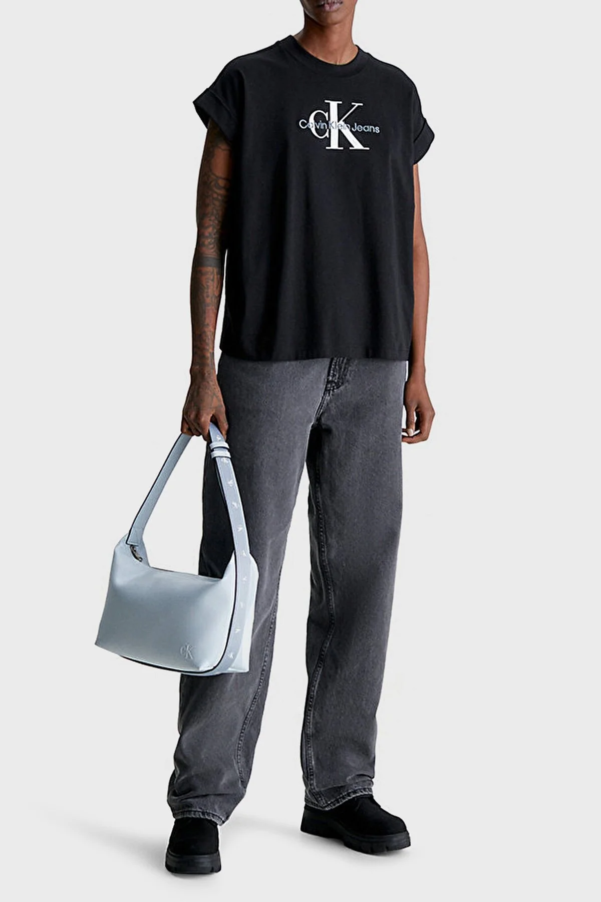 Calvin Klein Logolu Organik Pamuklu Bisiklet Yaka Relaxed Fit J20J220717BEH Bayan T Shirt J20J220717 BEH SİYAH - 3