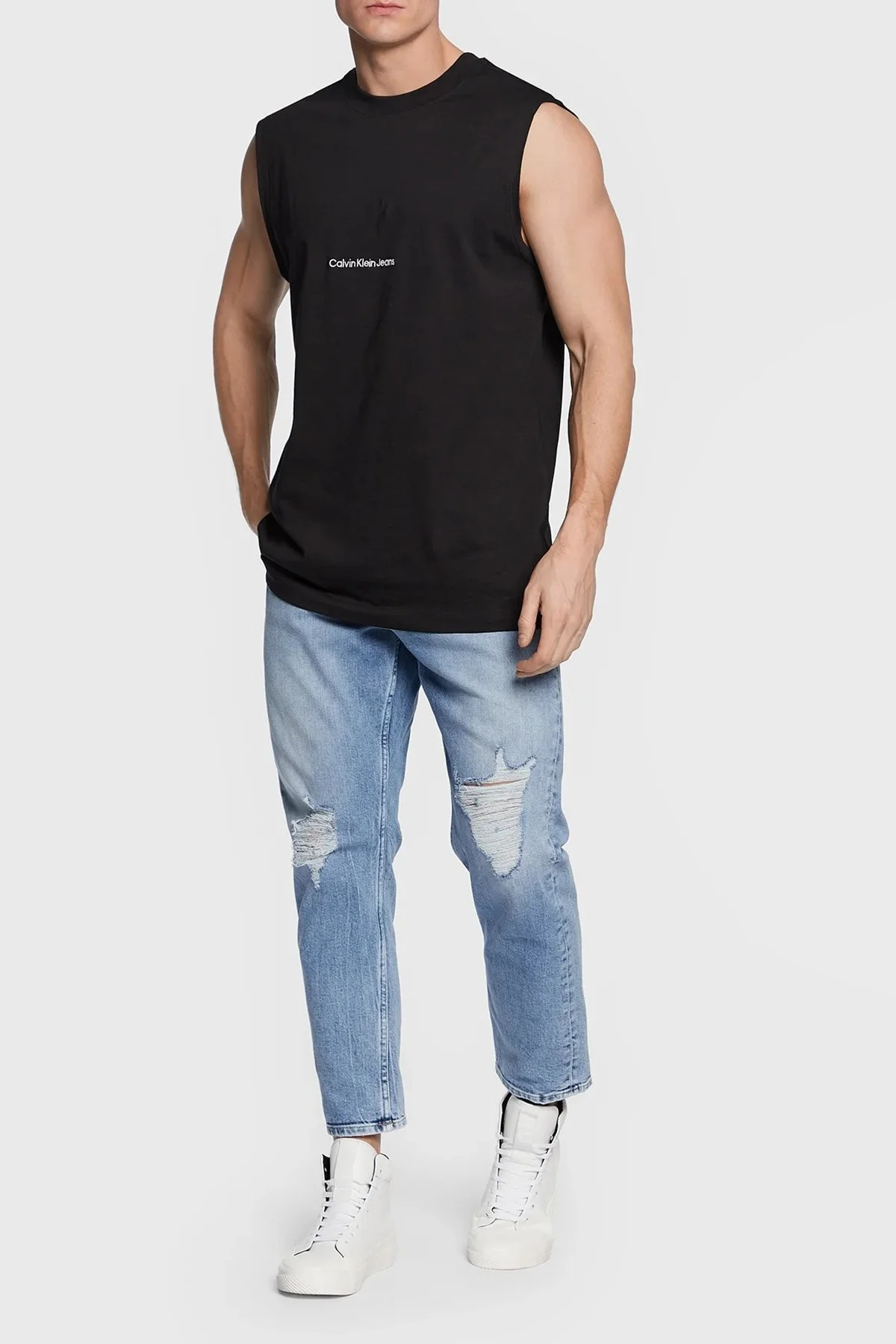 Calvin Klein Logolu Organik Pamuklu Relaxed Fit Kolsuz Erkek T Shirt J30J323146 BEH SİYAH - 3