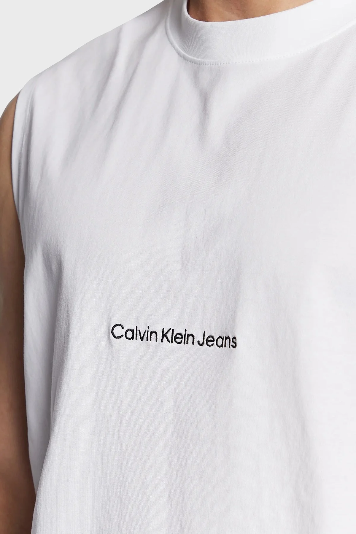 Calvin Klein Logolu Organik Pamuklu Relaxed Fit Kolsuz Erkek T Shirt J30J323146 YAF BEYAZ - 4