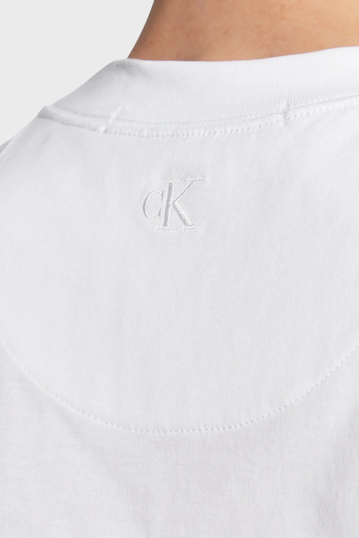 Calvin Klein Logolu Organik Pamuklu Relaxed Fit Kolsuz Erkek T Shirt J30J323146 YAF BEYAZ - 5