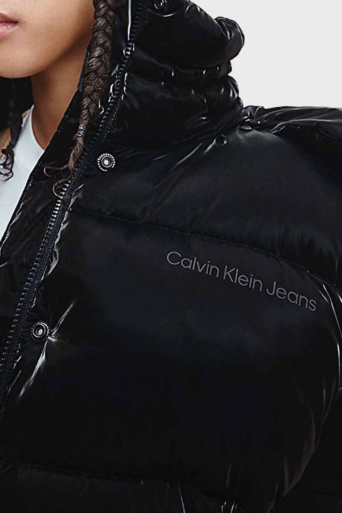Calvin Klein Logolu Oversize Parlak Görünümlü Çıkarılabilir Kapüşonlu Bayan Mont J20J219838 BEH SİYAH - 5