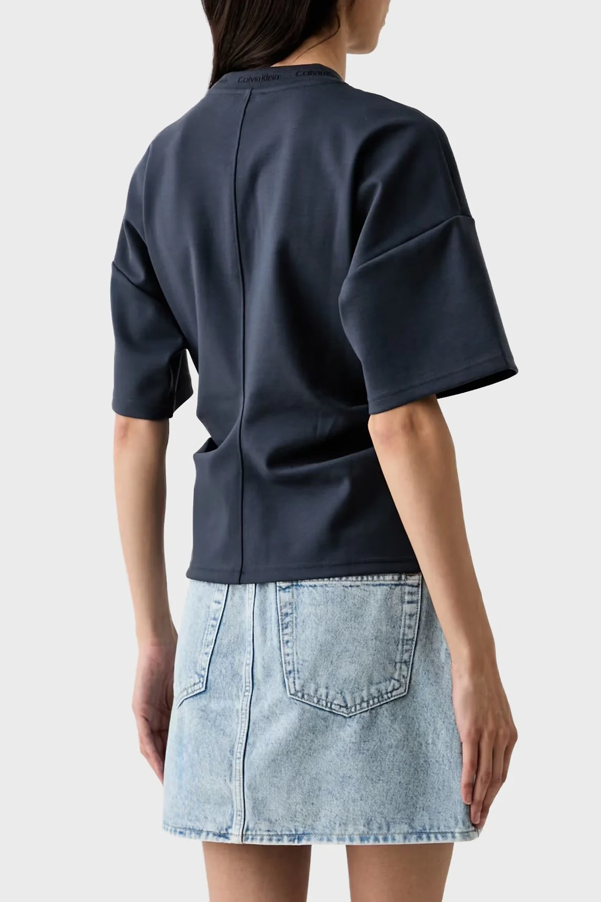 Calvin Klein Logolu Oversize Yuvarlak Yaka LV047G235GCGE Kadın T Shirt LV047G235G CGE LACİVERT - 3