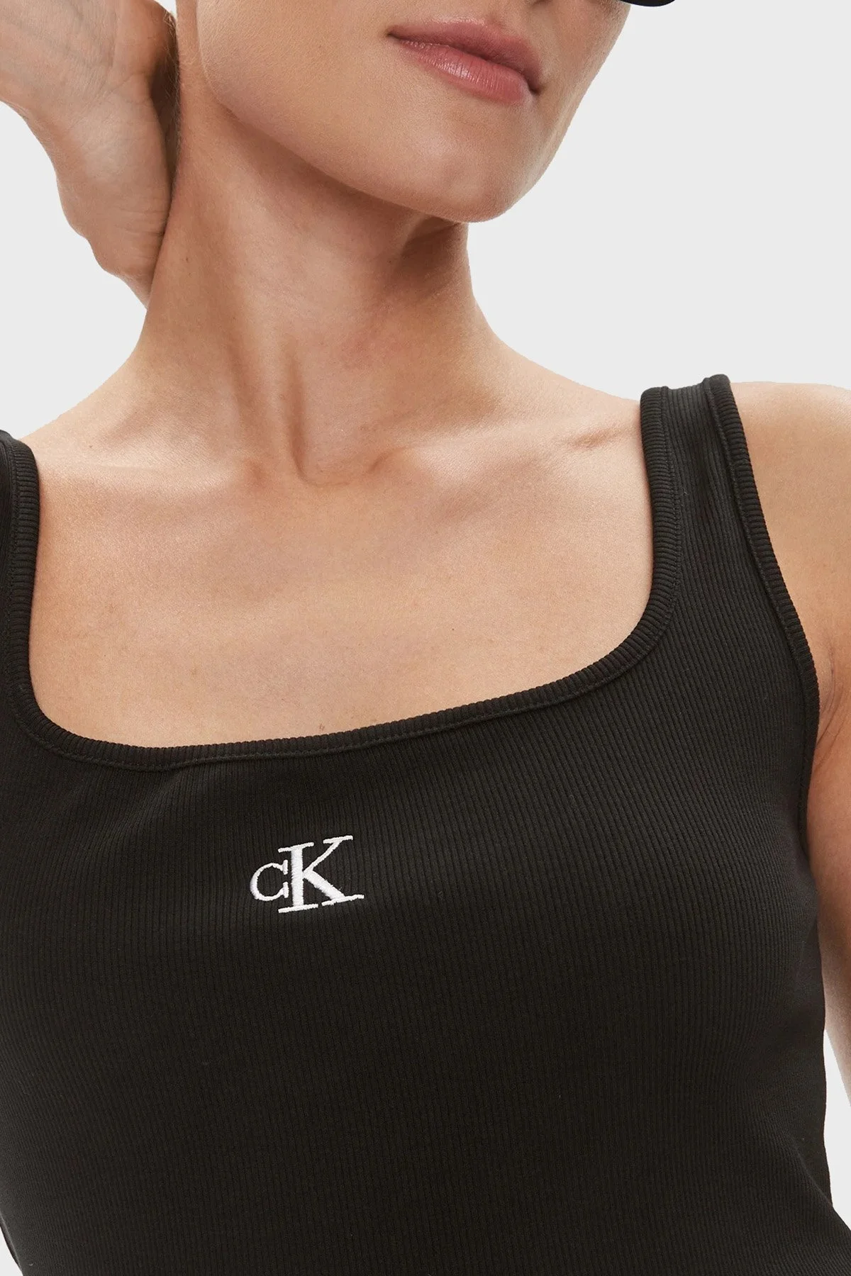 Calvin Klein Logolu Pamuk Karışımlı Relaxed Fit Kare Yaka J20J223192BEH Bayan Top J20J223192 BEH SİYAH - 4