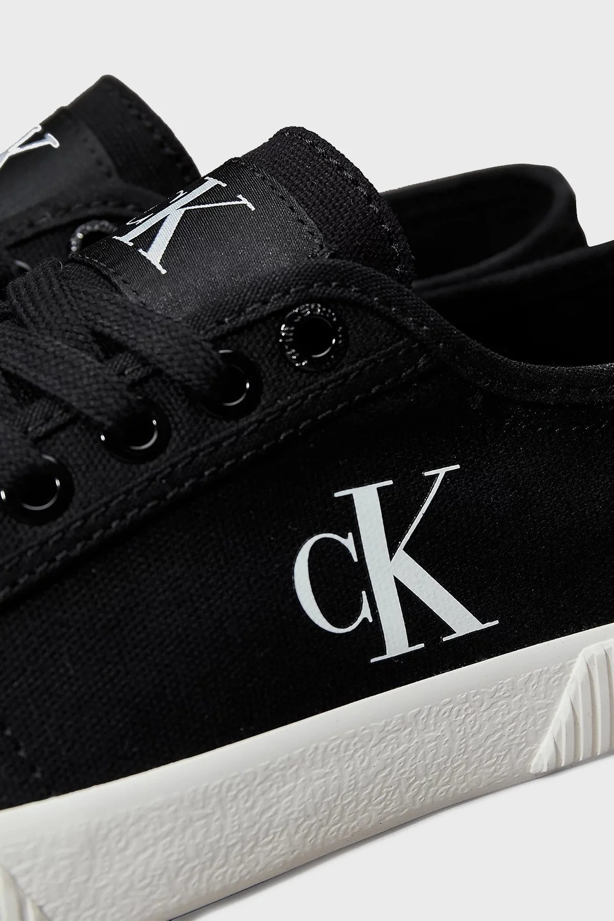 Calvin Klein Logolu Pamuk Karışımlı Sneaker YW0YW017620GM Bayan Ayakkabı YW0YW01762 0GM SİYAH-BEYAZ - 13