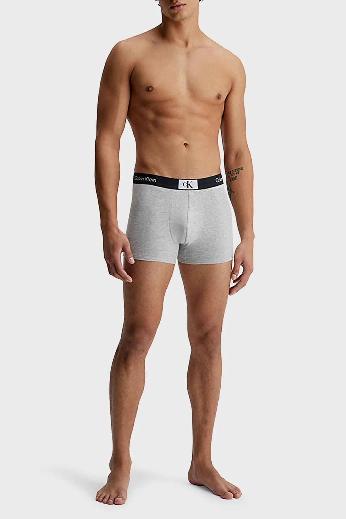 Calvin Klein Logolu Pamuklu 3 Pack 000NB3528A6H3 Erkek Boxer 000NB3528A 6H3 SİYAH-BEYAZ-GRİ - 10