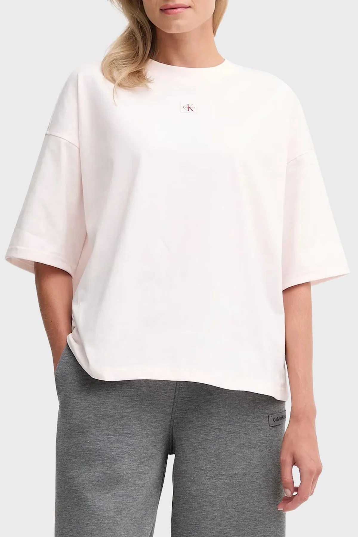 Calvin Klein Logolu Pamuklu Oversize Bisiklet Yaka LV047D204GWFI Bayan T Shirt LV047D204G WFI PUDRA - 1