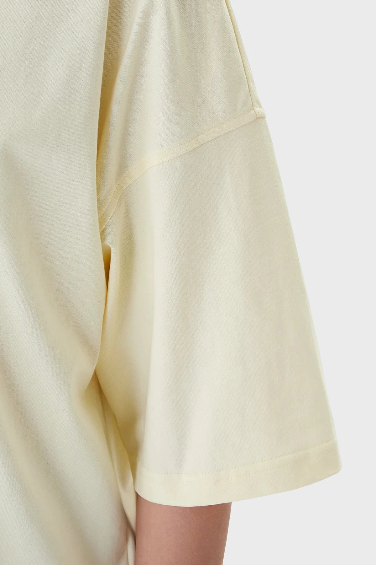 Calvin Klein Logolu Pamuklu Oversize Bisiklet Yaka LV047D204GZRK Kadın T Shirt LV047D204G ZRK KREM - 5