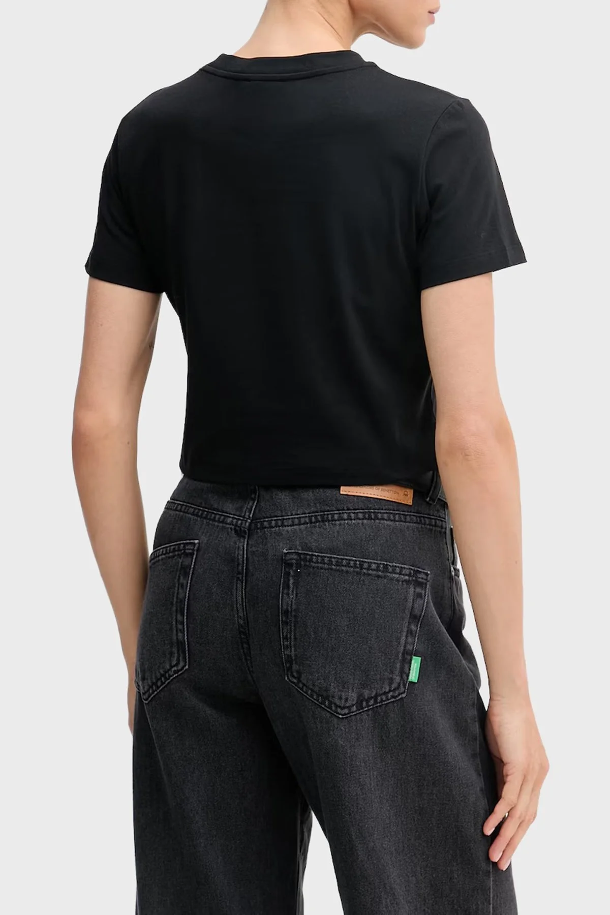 Calvin Klein Logolu Pamuklu Regular Fit Bisiklet Yaka LV047AB213UB1 Kadın T Shirt LV047AB213 UB1 SİYAH - 3