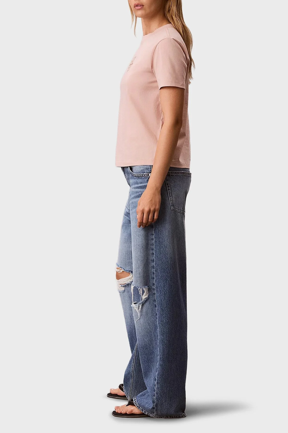 Calvin Klein Logolu Pamuklu Regular Fit Bisiklet Yaka LV047D873G3T3 Kadın T Shirt LV047D873G 3T3 PUDRA - 4