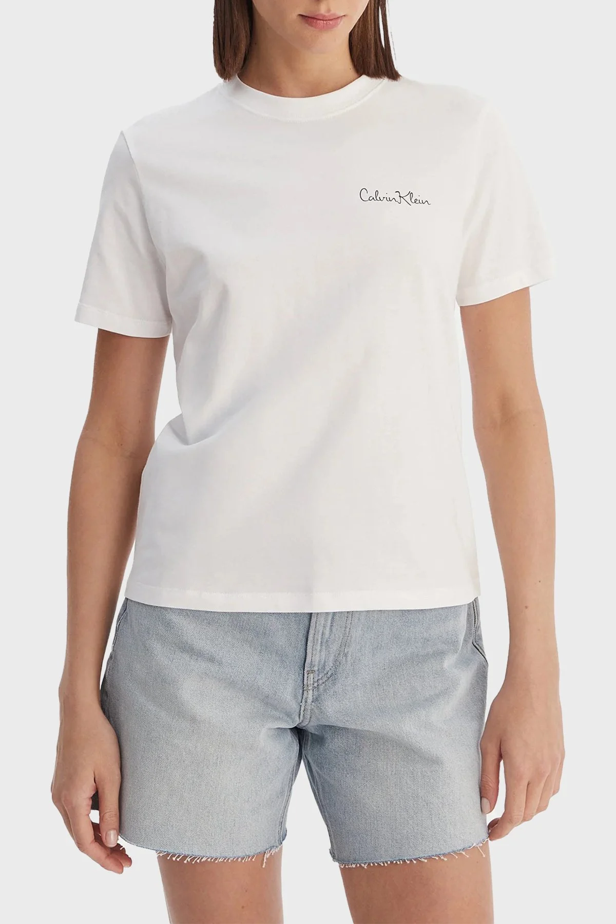 Calvin Klein Logolu Pamuklu Regular Fit Bisiklet Yaka LV047E809GYAA Kadın T Shirt LV047E809G YAA BEYAZ - 1