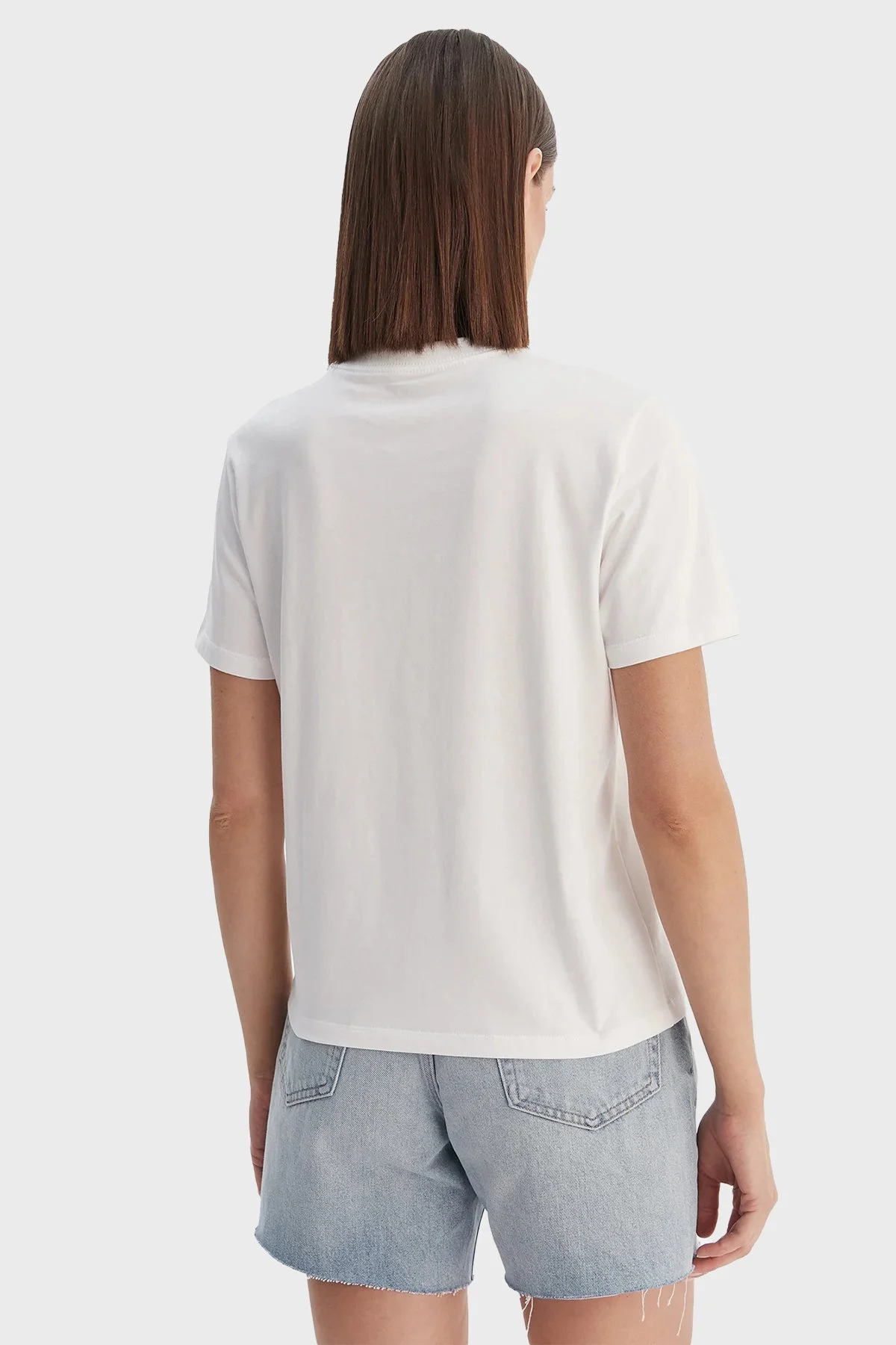 Calvin Klein Logolu Pamuklu Regular Fit Bisiklet Yaka LV047E809GYAA Kadın T Shirt LV047E809G YAA BEYAZ - 3