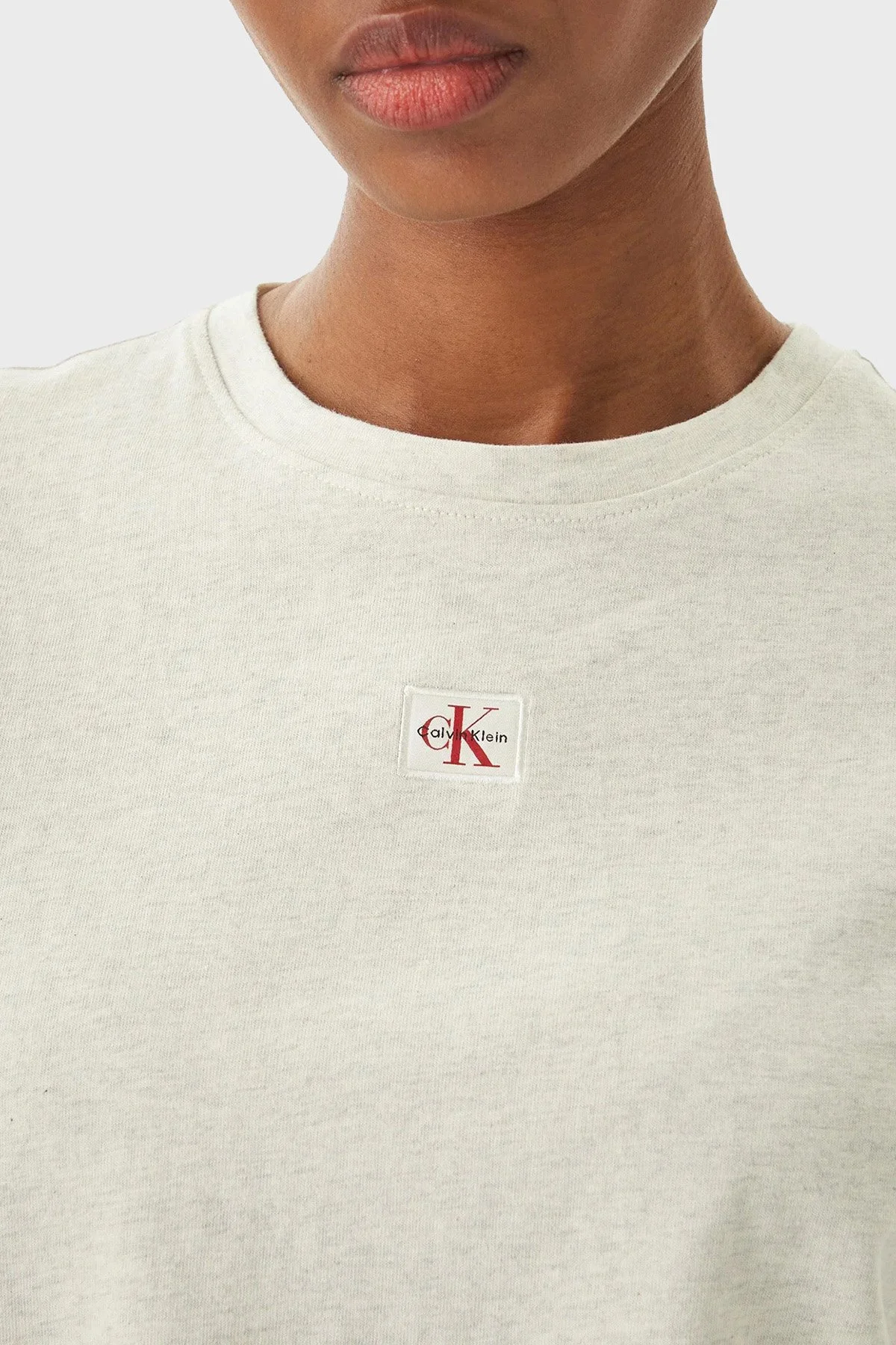 Calvin Klein Logolu Pamuklu Regular Fit Bisiklet Yaka LV047F227GP4P Kadın T Shirt LV047F227G P4P GRİ - 4