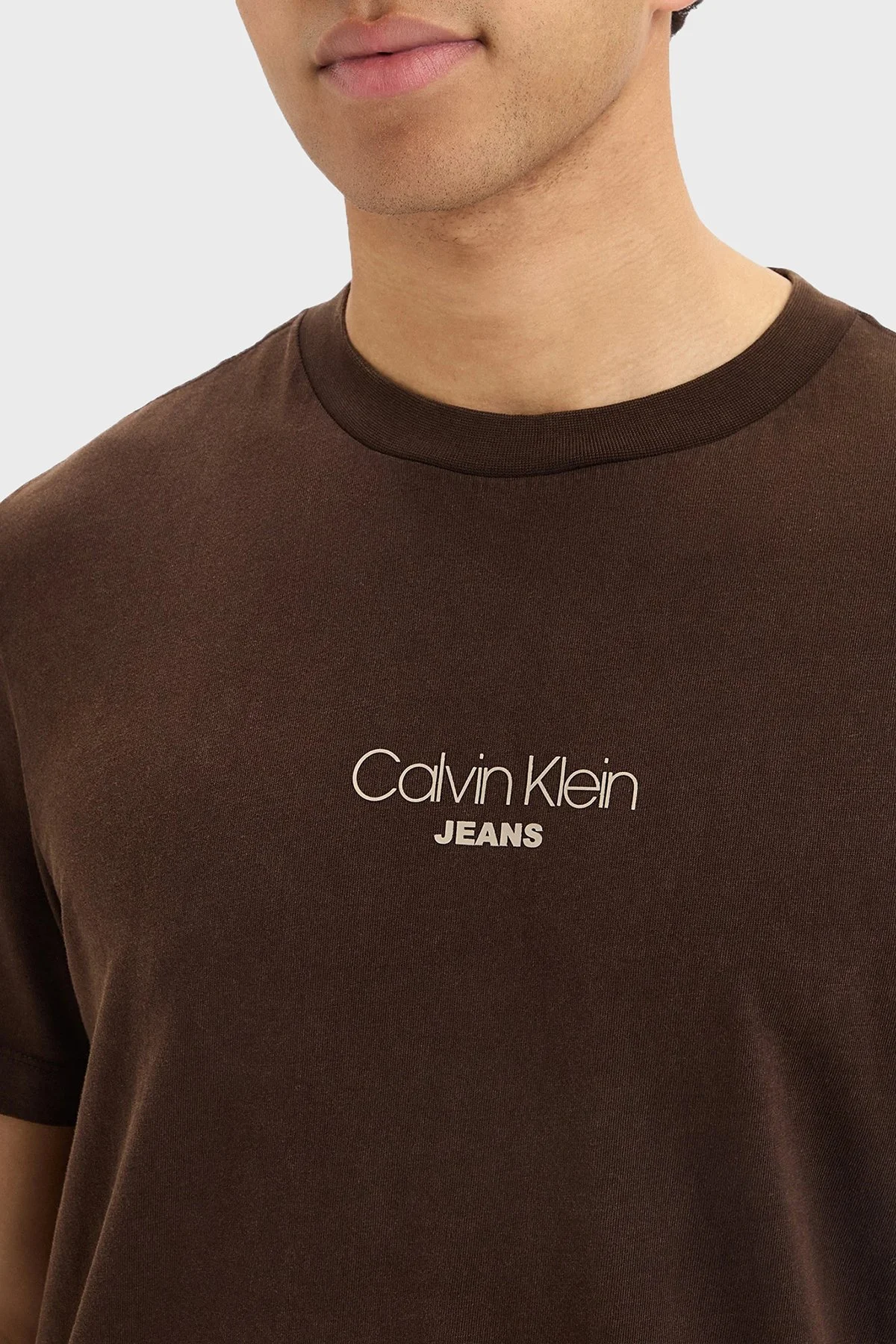 Calvin Klein Logolu Pamuklu Regular Fit Bisiklet Yaka LV04RB824GTO2 Erkek T Shirt LV04RB824G TO2 KAHVE - 4