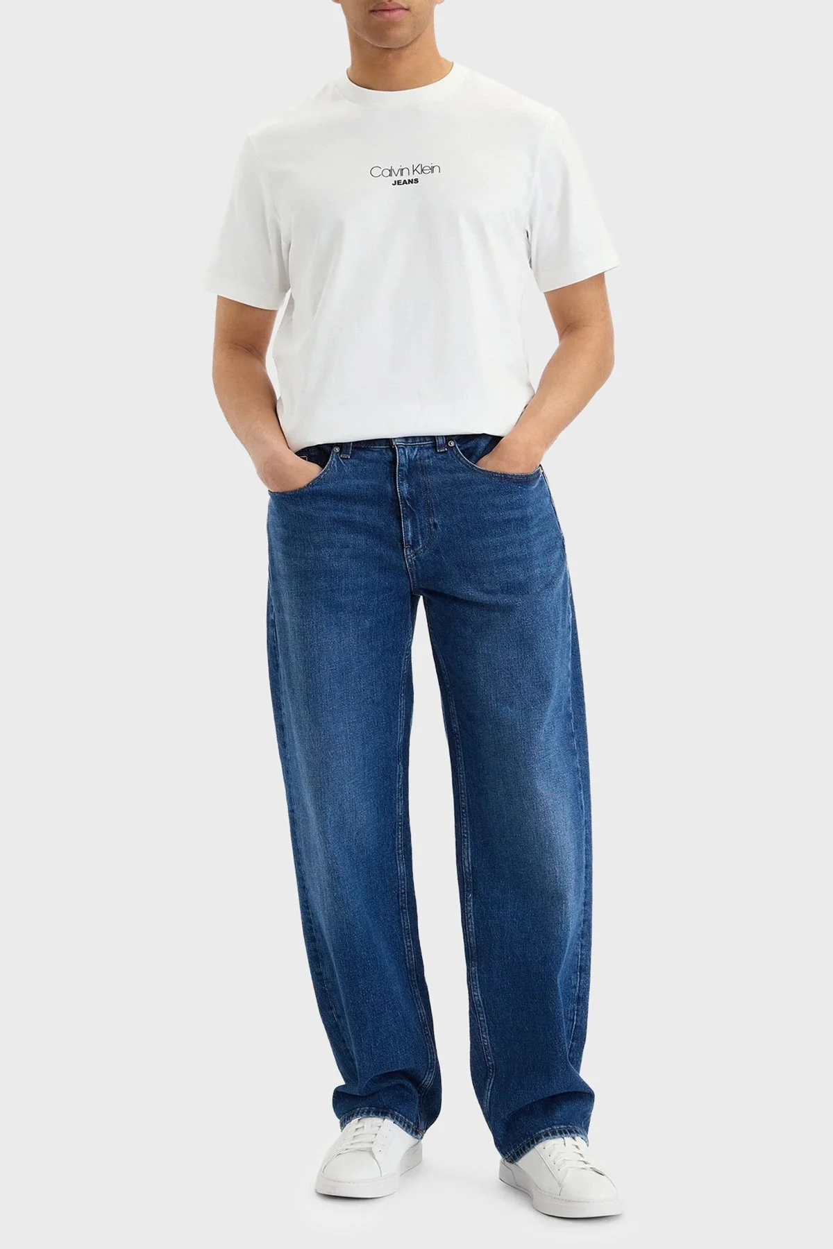 Calvin Klein Logolu Pamuklu Regular Fit Bisiklet Yaka LV04RB824GYAF Erkek T Shirt LV04RB824G YAF BEYAZ - 2