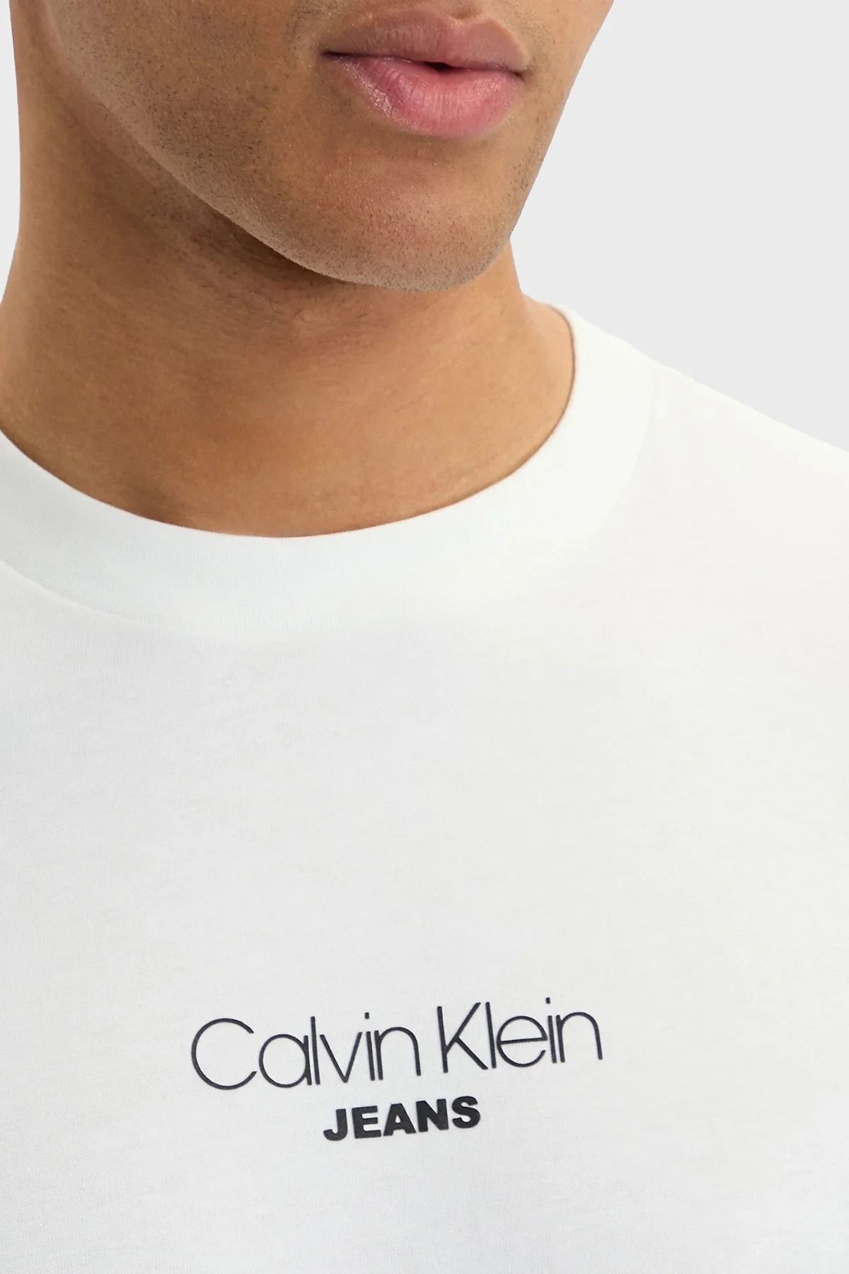 Calvin Klein Logolu Pamuklu Regular Fit Bisiklet Yaka LV04RB824GYAF Erkek T Shirt LV04RB824G YAF BEYAZ - 4