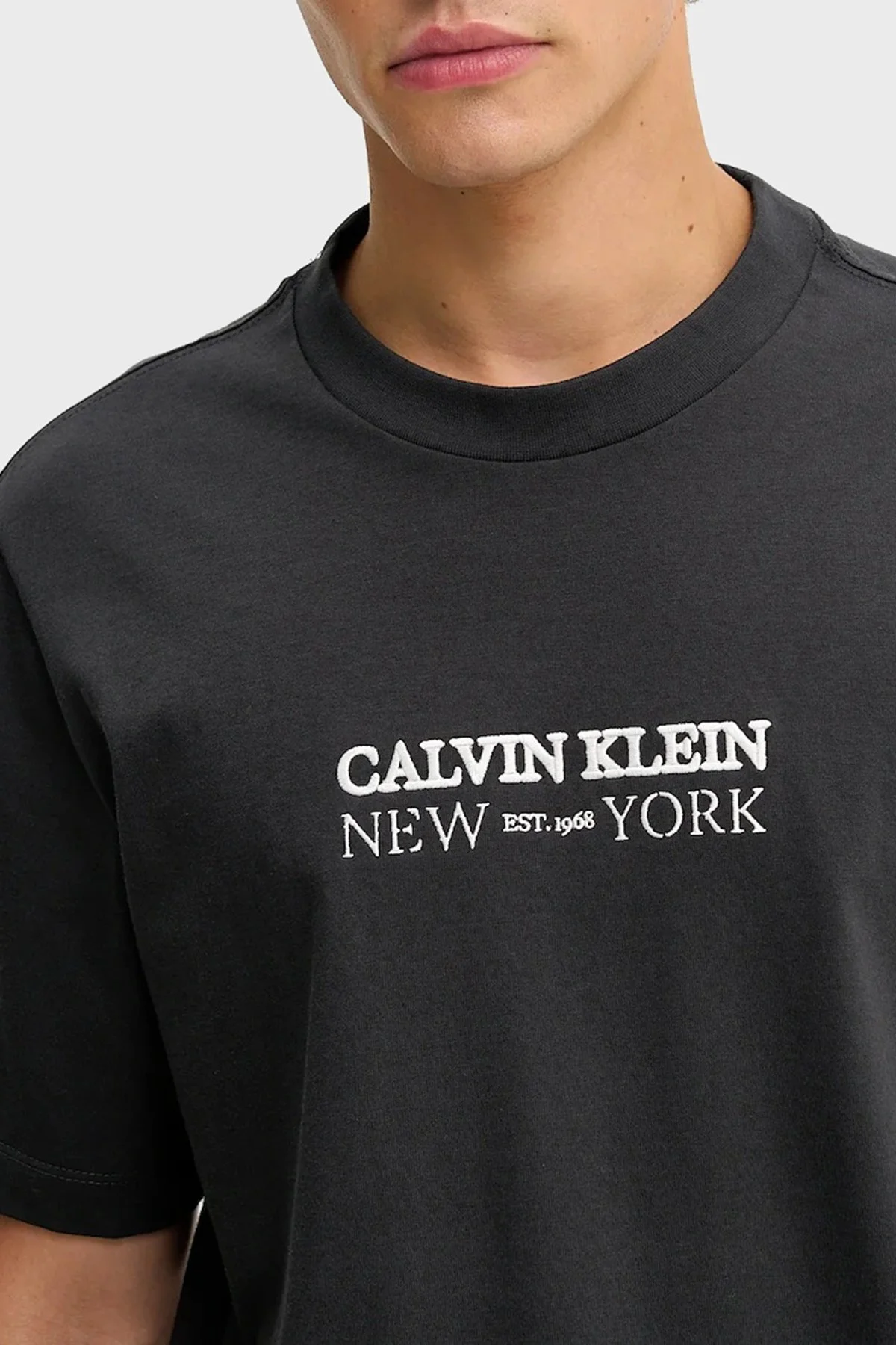 Calvin Klein Logolu Pamuklu Regular Fit Bisiklet Yaka LV04RE833G8MN Erkek T Shirt LV04RE833G 8MN GRİ - 4