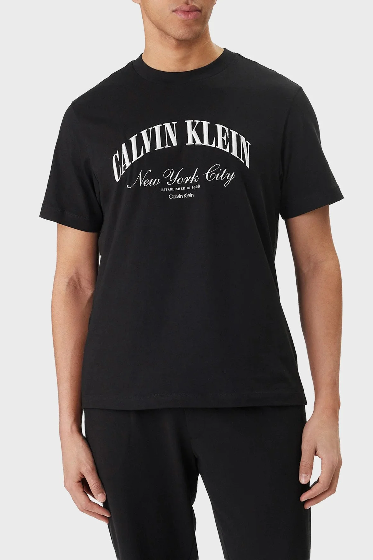 Calvin Klein Logolu Pamuklu Regular Fit Bisiklet Yaka LV04RF820GUB1 Erkek T Shirt LV04RF820G UB1 SİYAH - 1