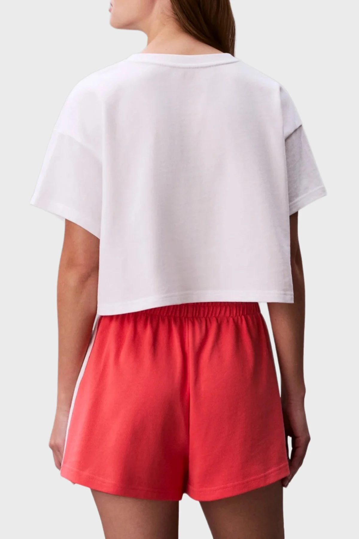 Calvin Klein Logolu Pamuklu Relaxed Fit Bisiklet Yaka LV00Q61201100 Kadın Crop LV00Q61201 100 BEYAZ - 2