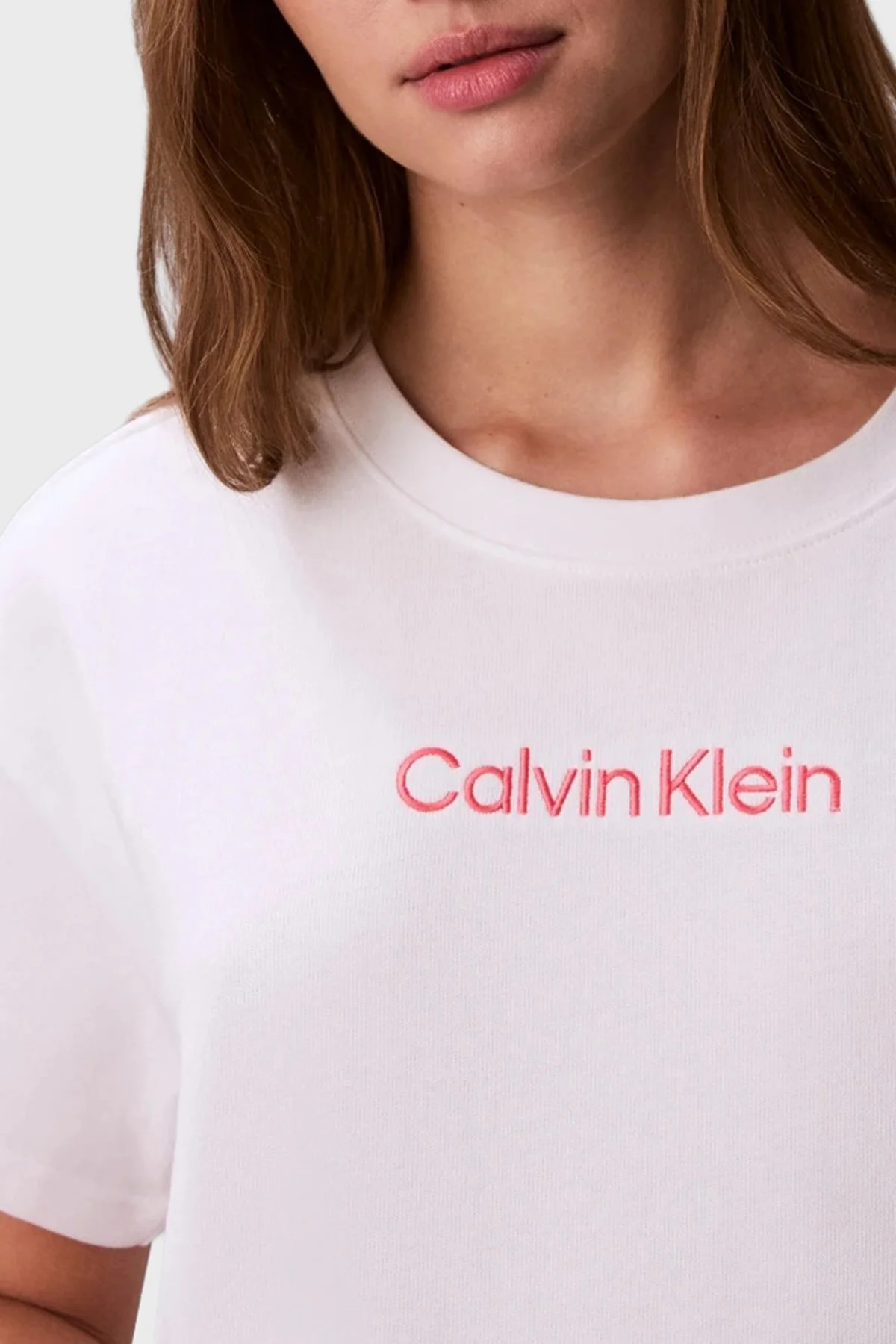 Calvin Klein Logolu Pamuklu Relaxed Fit Bisiklet Yaka LV00Q61201100 Kadın Crop LV00Q61201 100 BEYAZ - 3